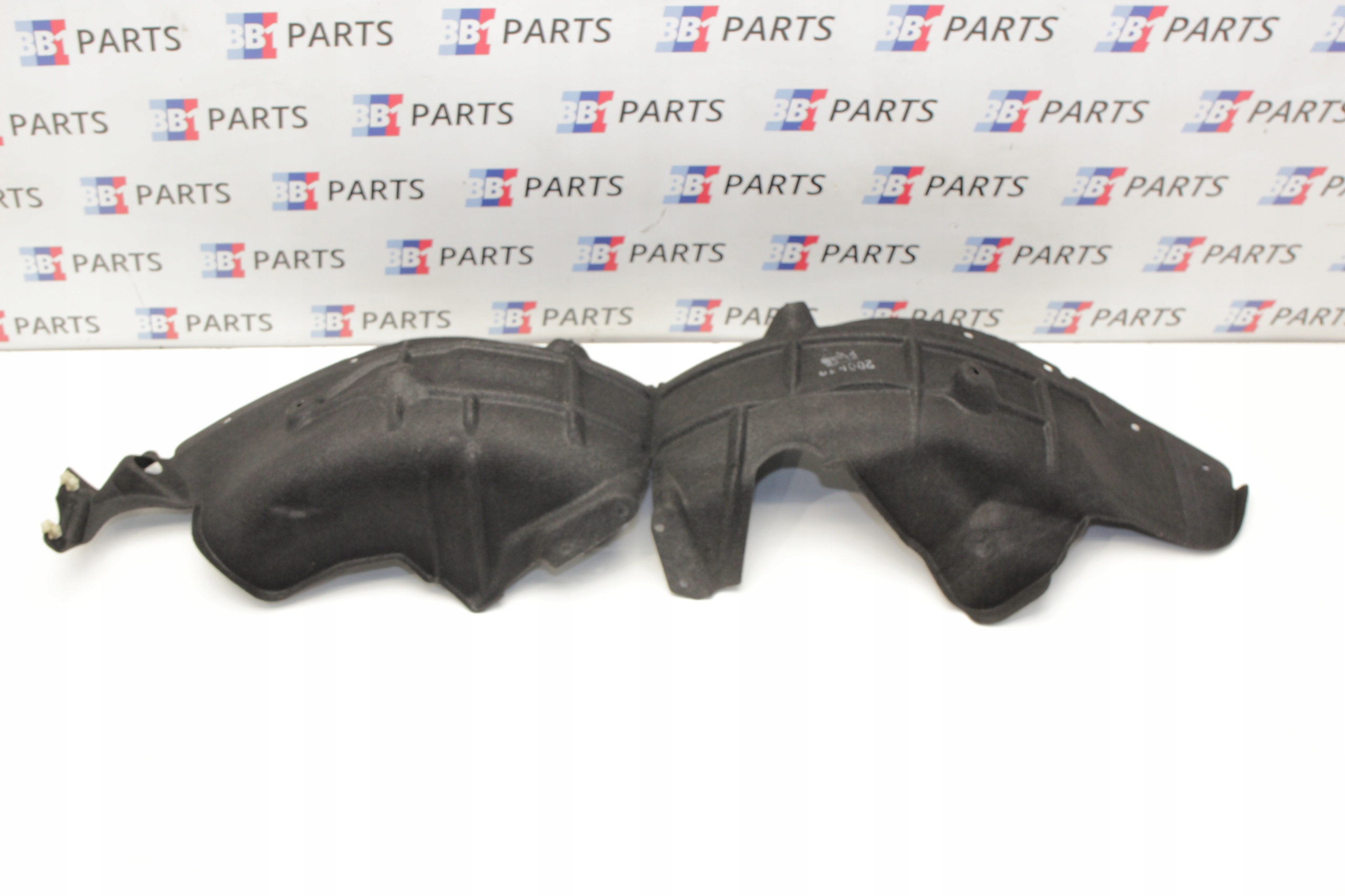 BMW F48 X1 mudguard right rear part rear. 7346042