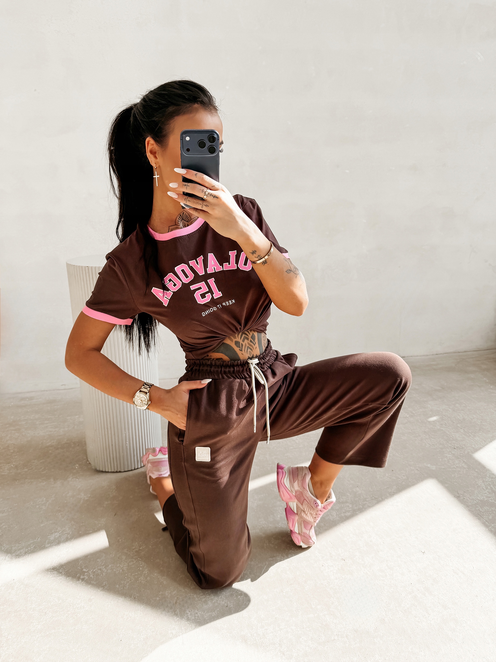 T-shirt damski Olavoga Zelvora Brązowy M