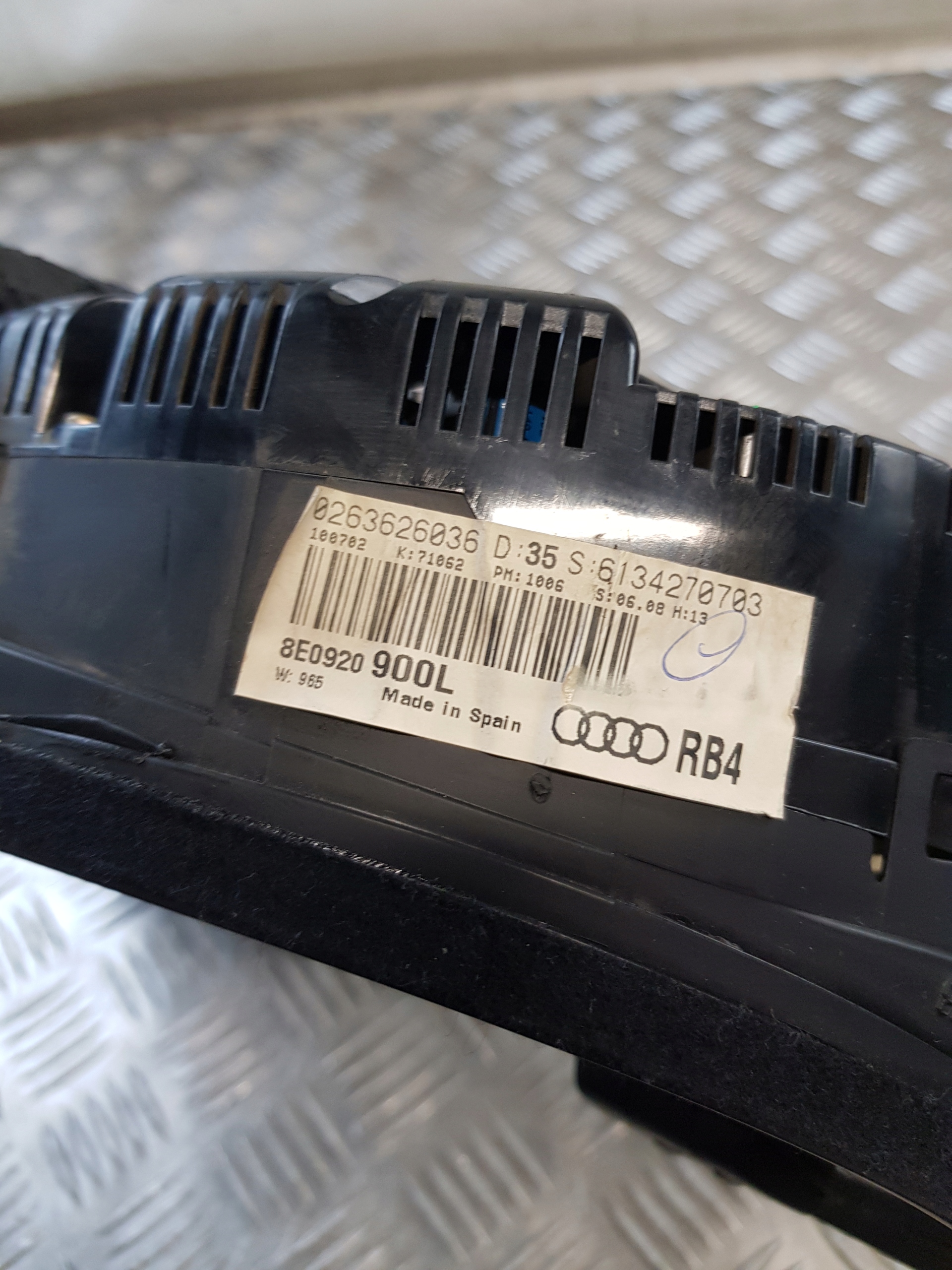 dials 8E0920900L 0236326036 AUDI A4 B6 2.0B EUROPA