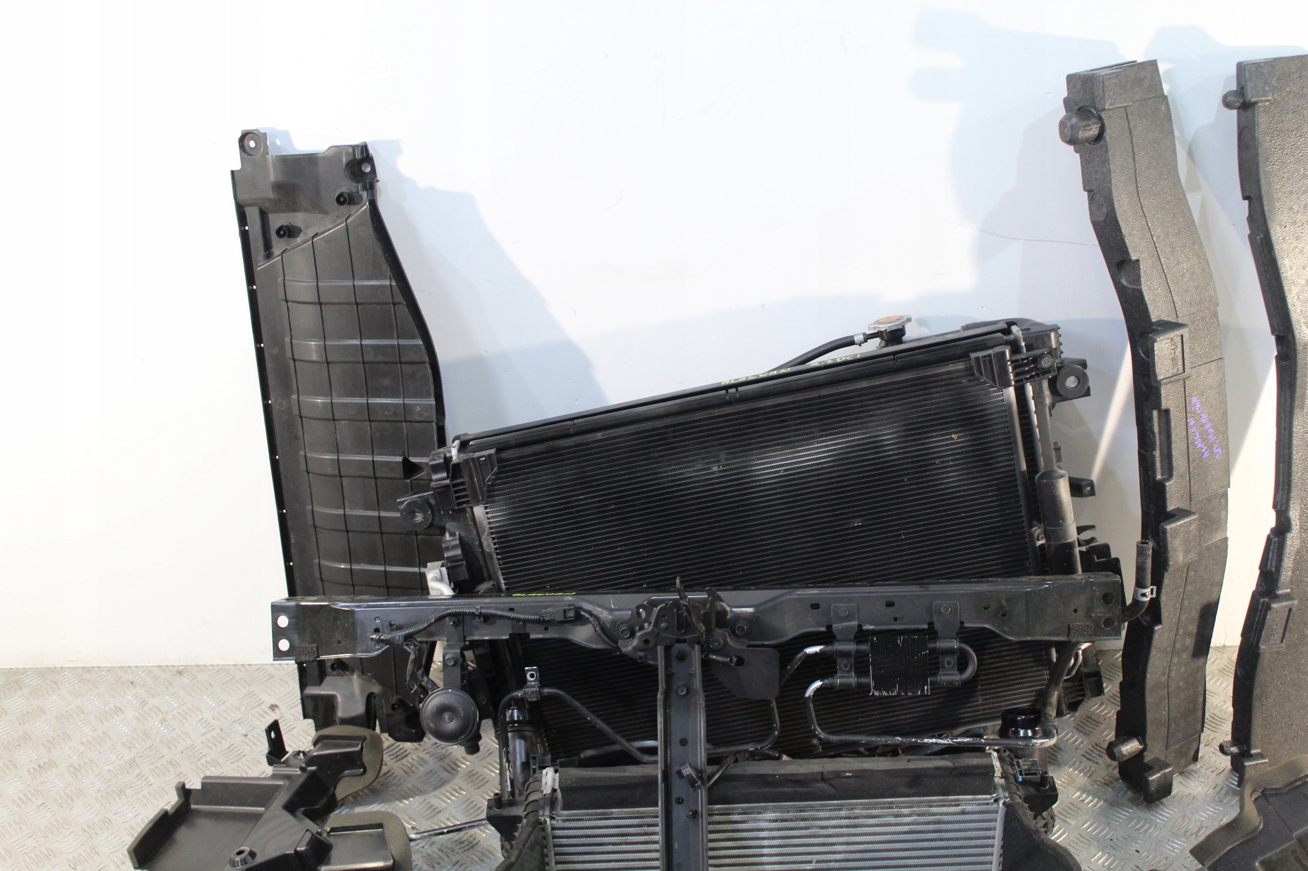 support panel for radiators radiator RENAULT ALASKAN