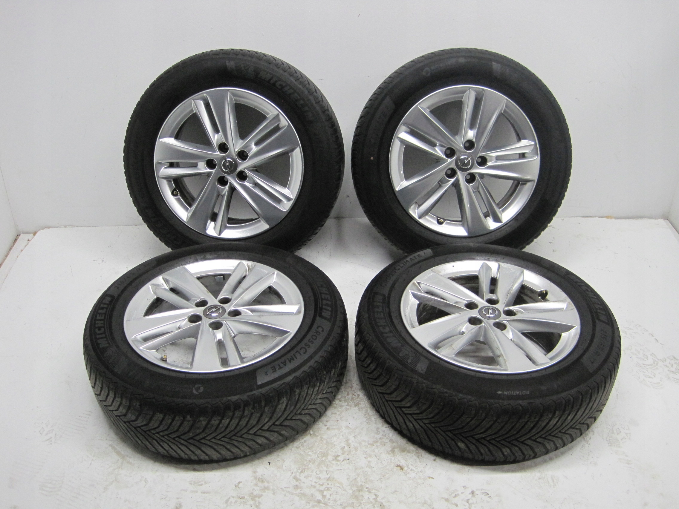 wheels discs tyres OPEL GRANDLAND 2022r R17 M+S