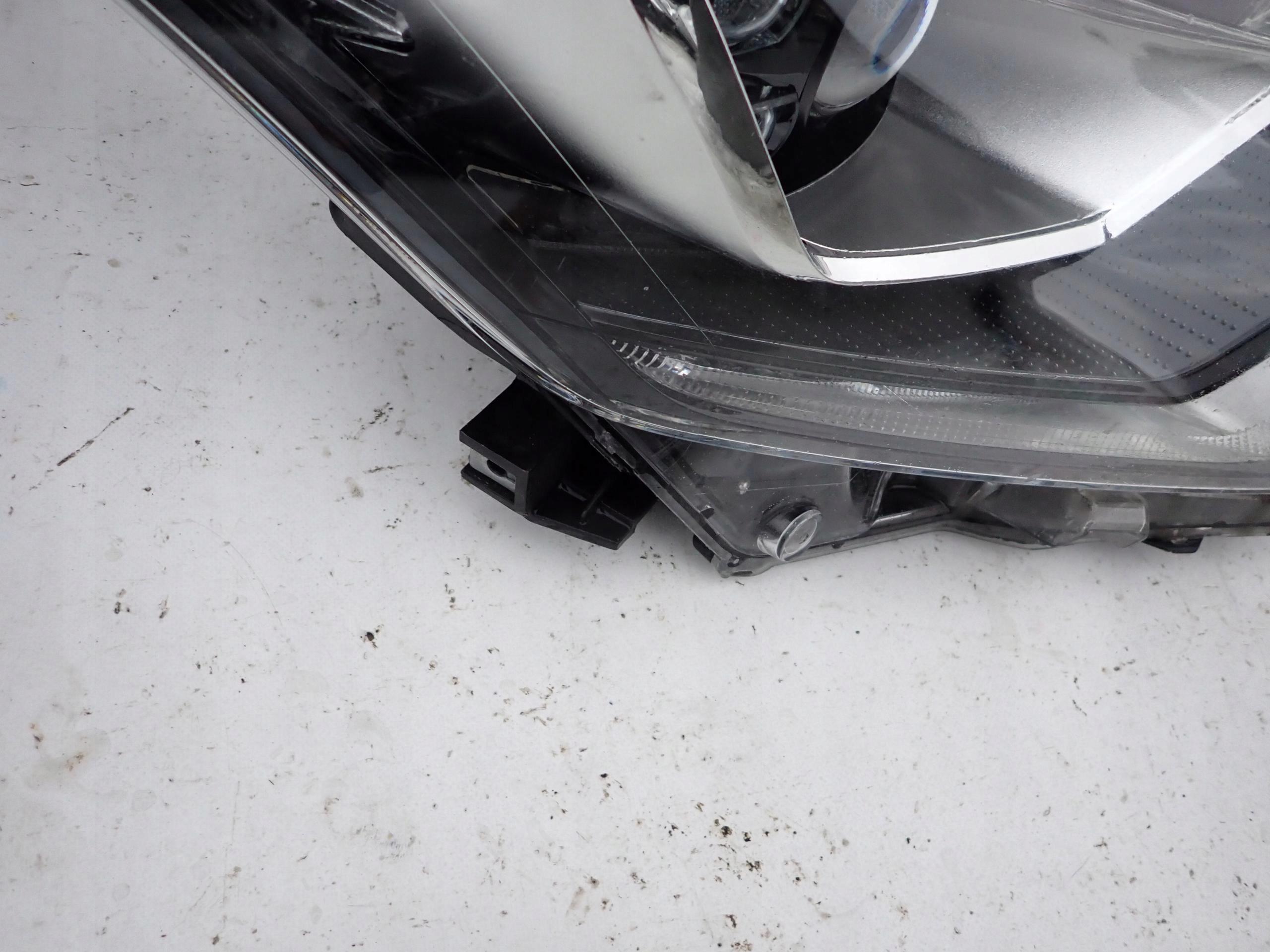 TOYOTA C-HR 16- FULL LED light right front
