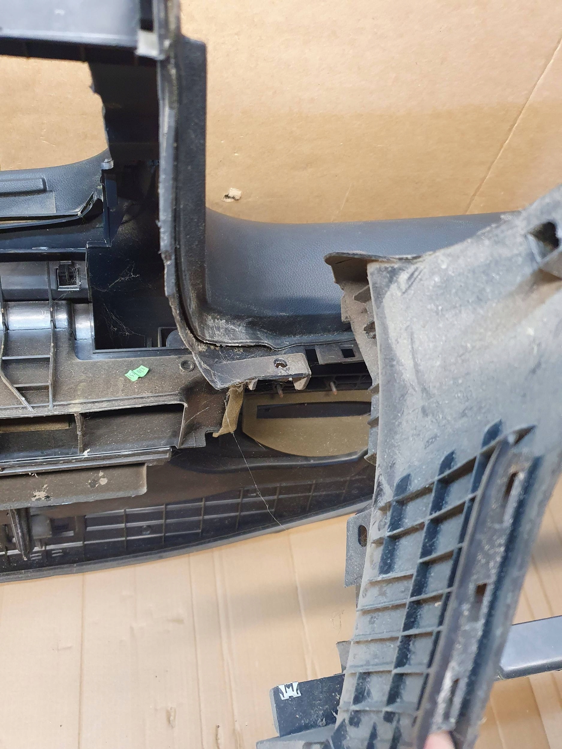 торпеда peugeot 3008 и консоль оригинал без UP NAVI