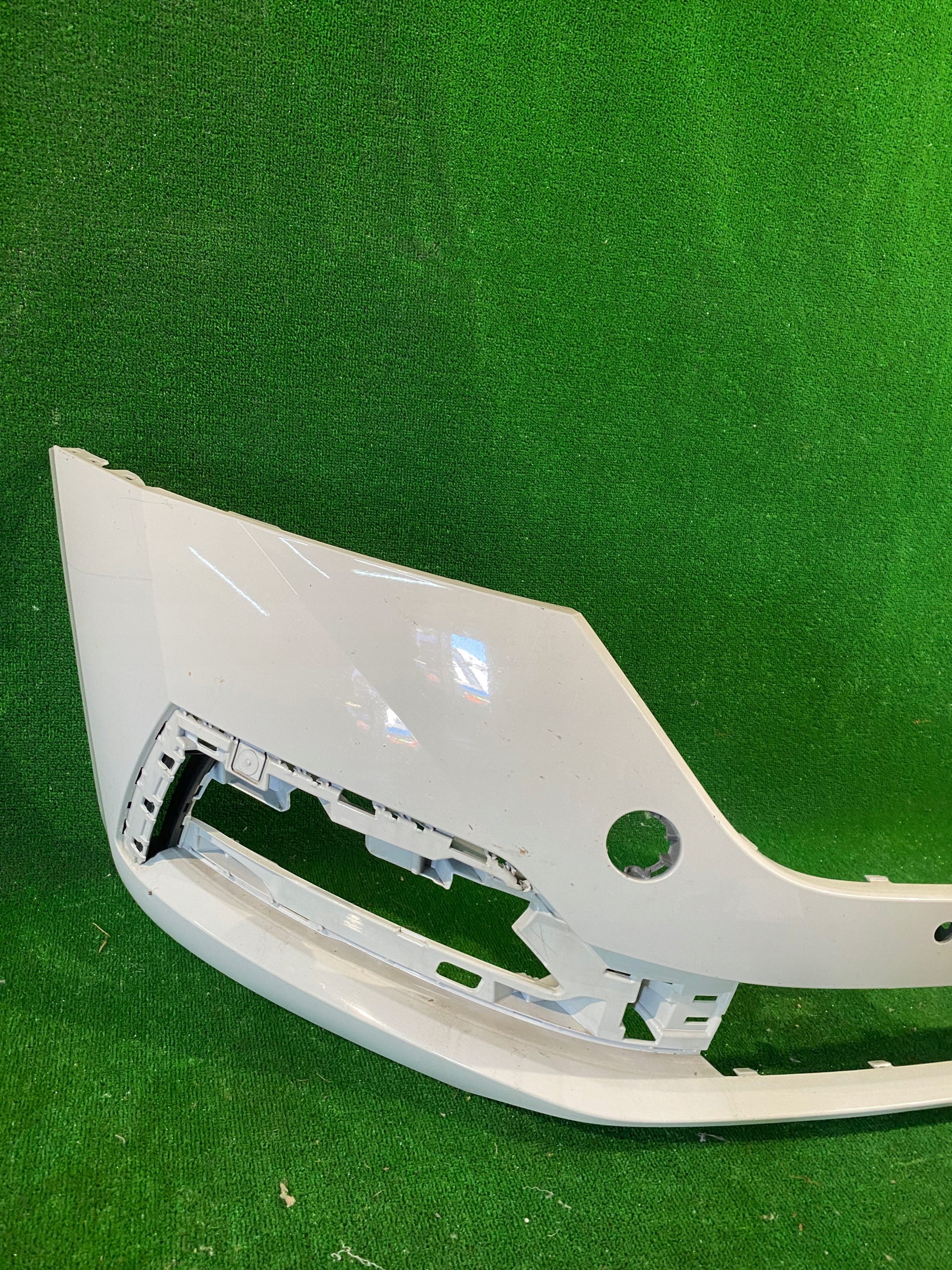 Frontstoßstange vorne SKODA OCTAVIA IV