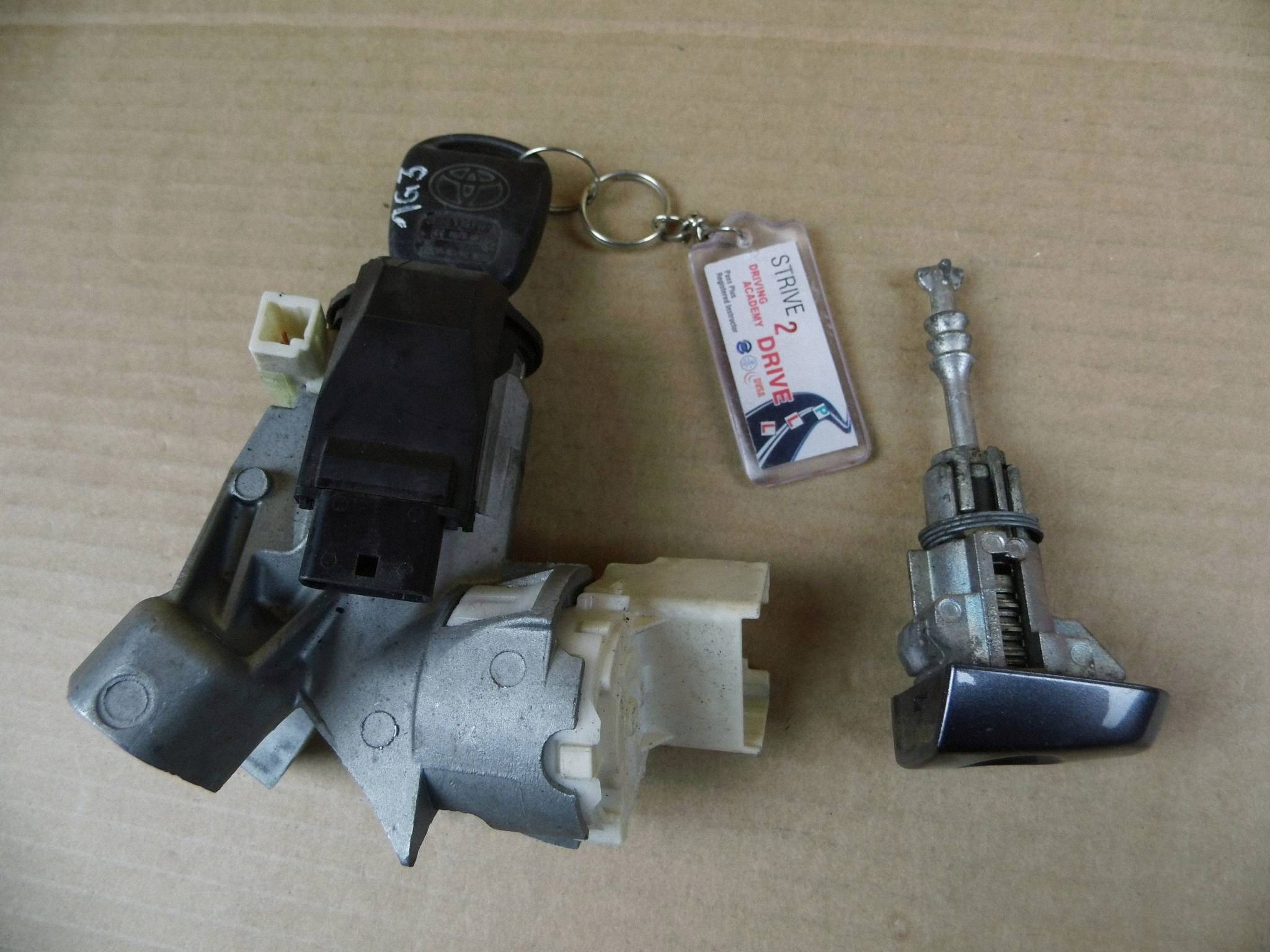 Toyota Yaris II 2008 1.4 D4D module ECU running board startowy ignition 89661-0D450