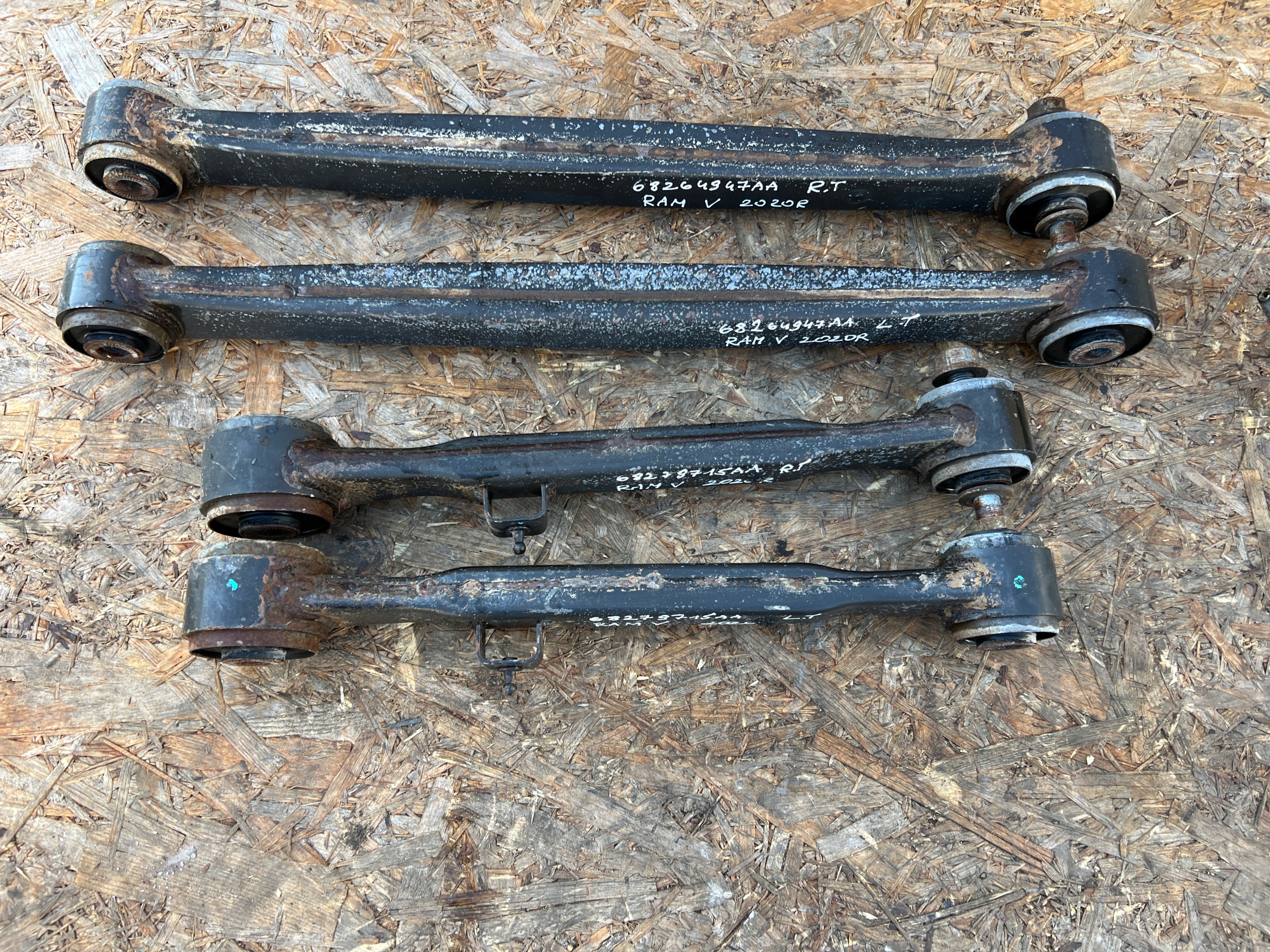 Querlenker heck KOMPLET DODGE RAM 1500 V 20R
