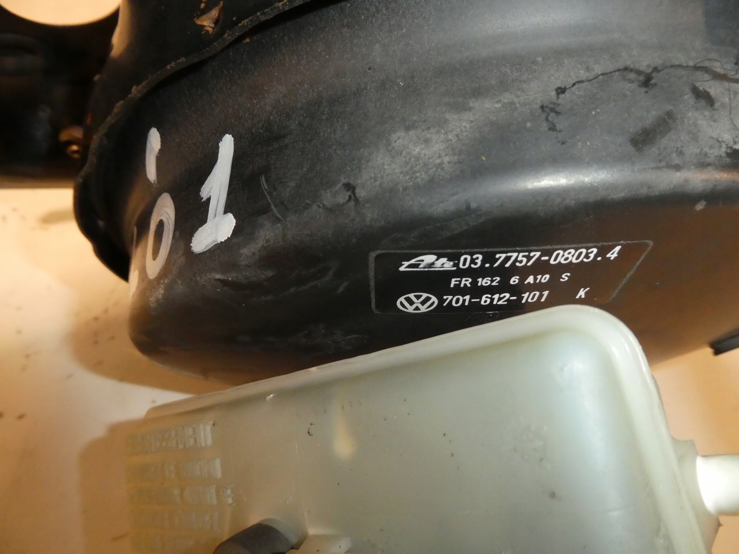 SERVO PUMPA KOČNICE VW T4 2.5 TDI 701612101K