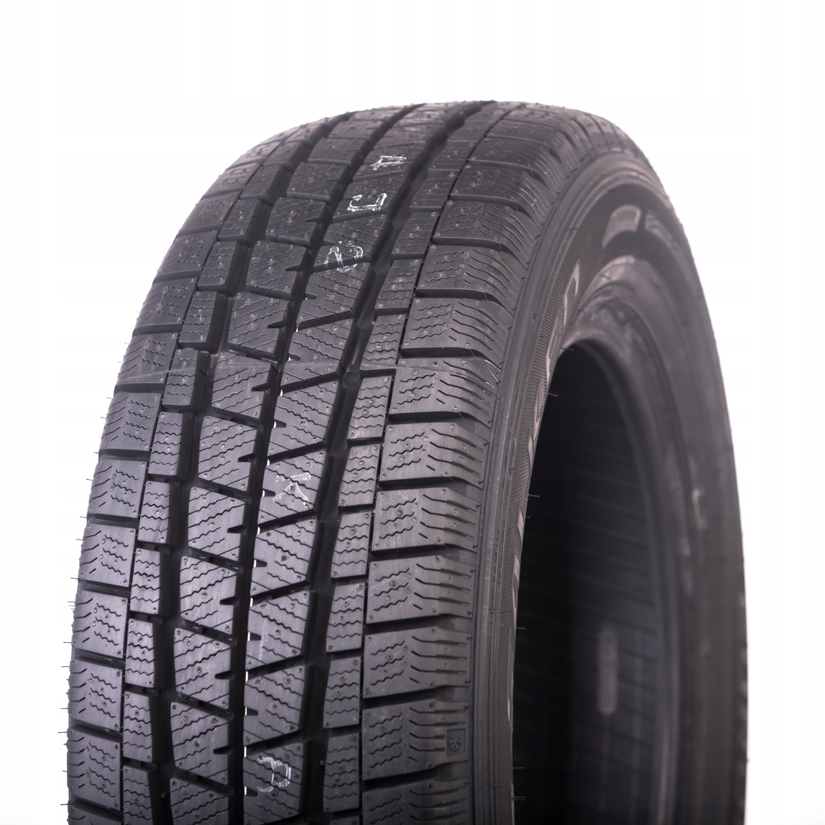 2X зимние шины 235 / 60R17 Falken WINTER VAN01 S