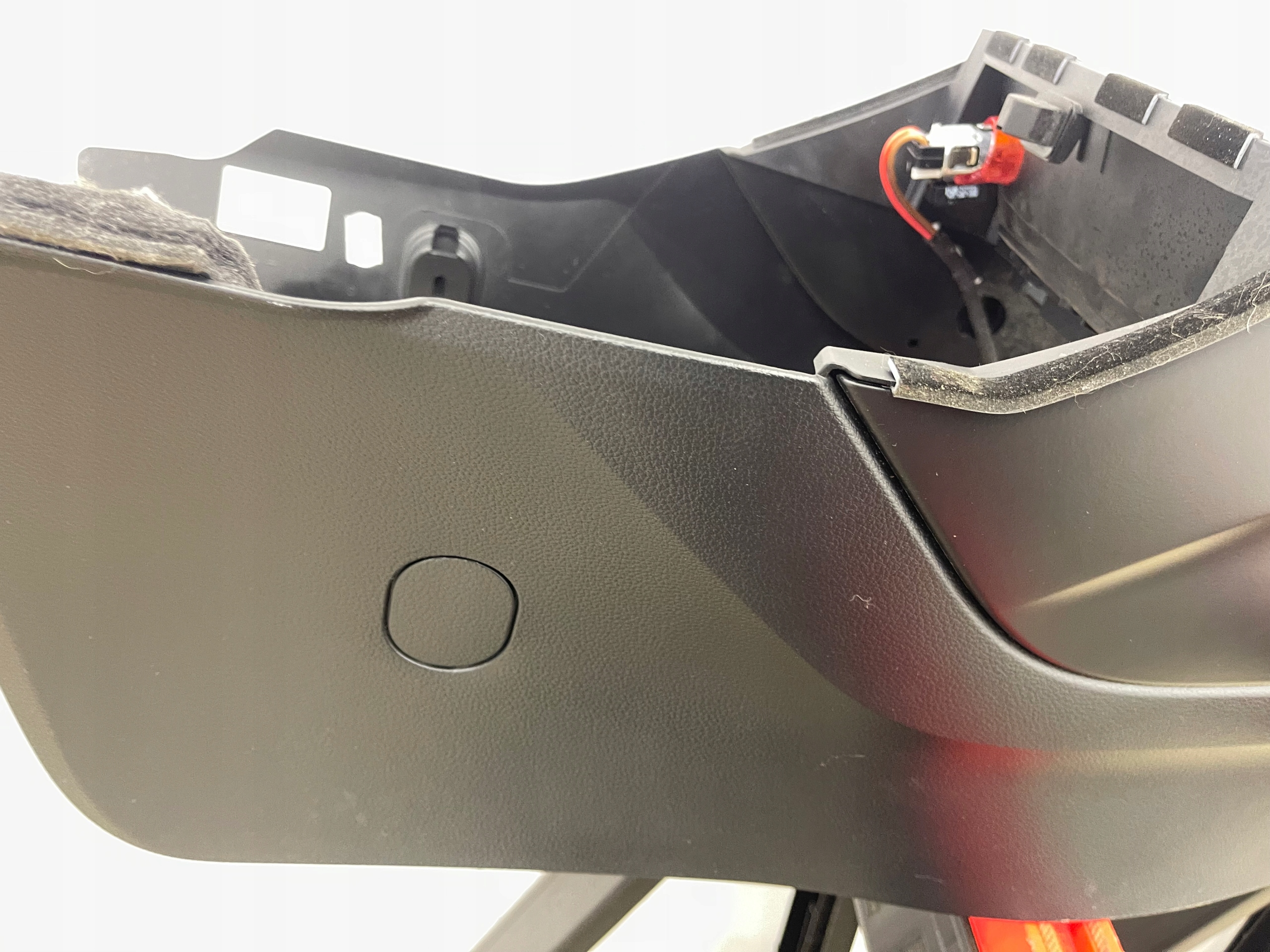 Audi A3 S3 8V седан тунель середина 8V1863241