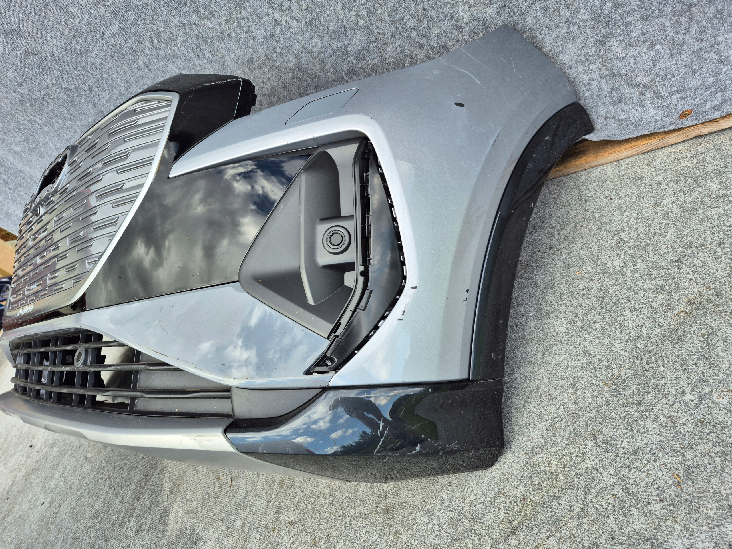 AUDI Q4 E-TRON S-LINE 89A ZDERZAK PRZÓD Otwory na czujniki parkowania