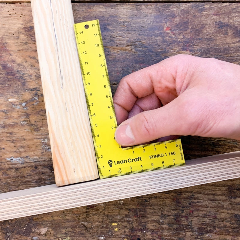 

Kątownik tworzywowy 150×80 mm – KONKO-1