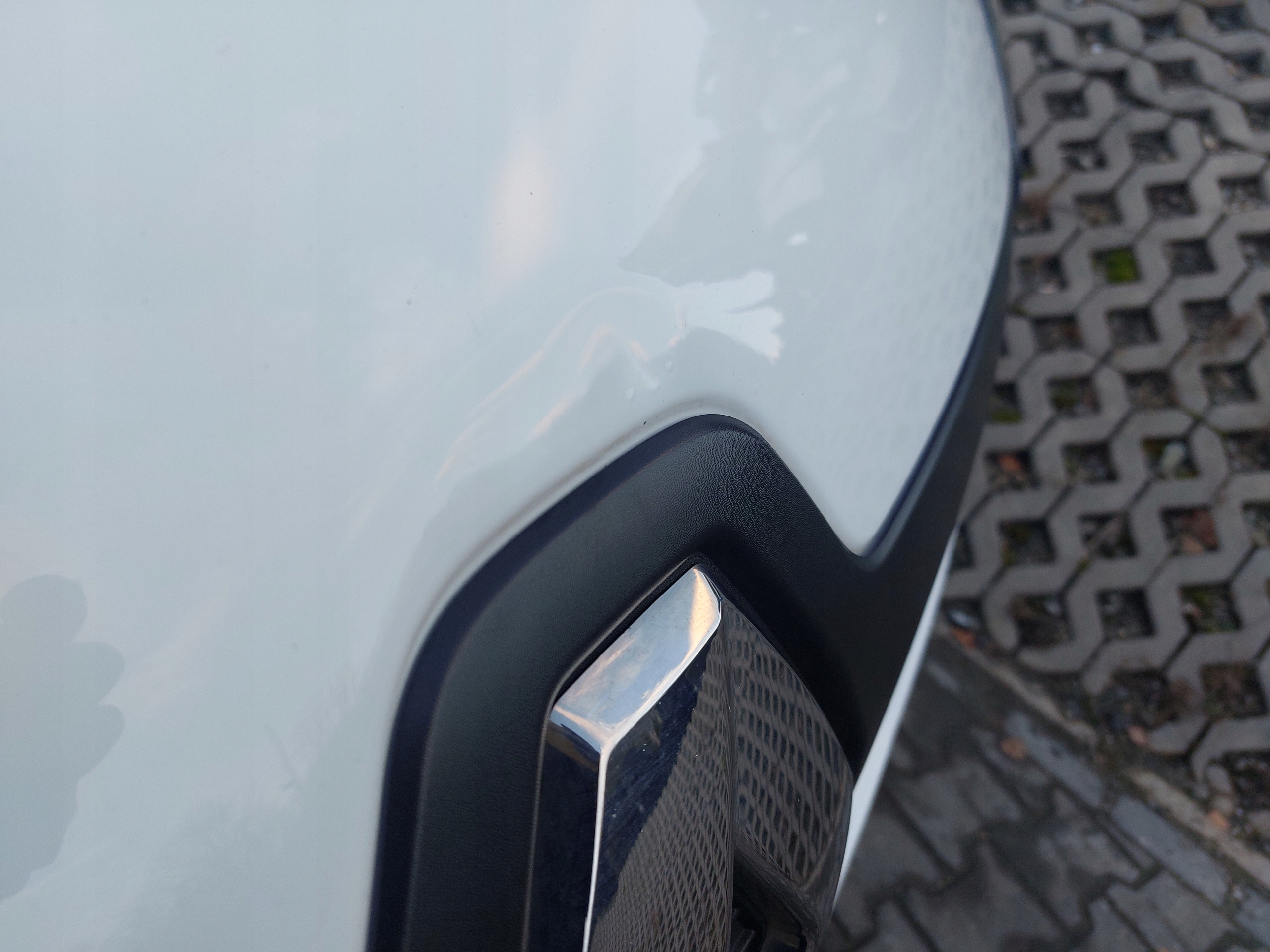 RENAULT TRAFIC III 14r> Capot EMBLEMAT CHROM Insonorisation Complète DV369