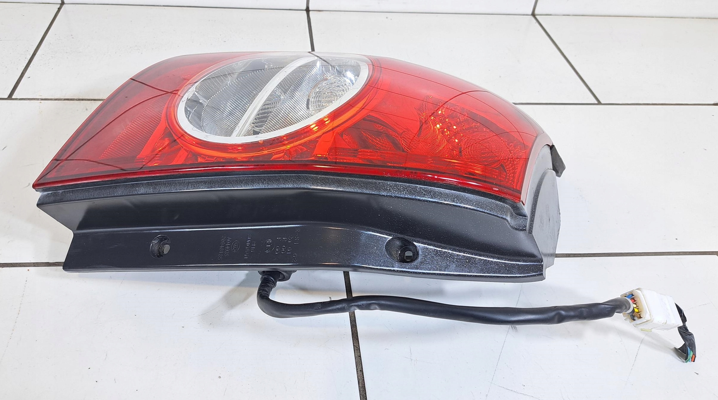 CHEVROLET CAPTIVA LIFT 2010-> LAMPA LEWA LEWY TYŁ TYLNA Producent części Chevrolet OE