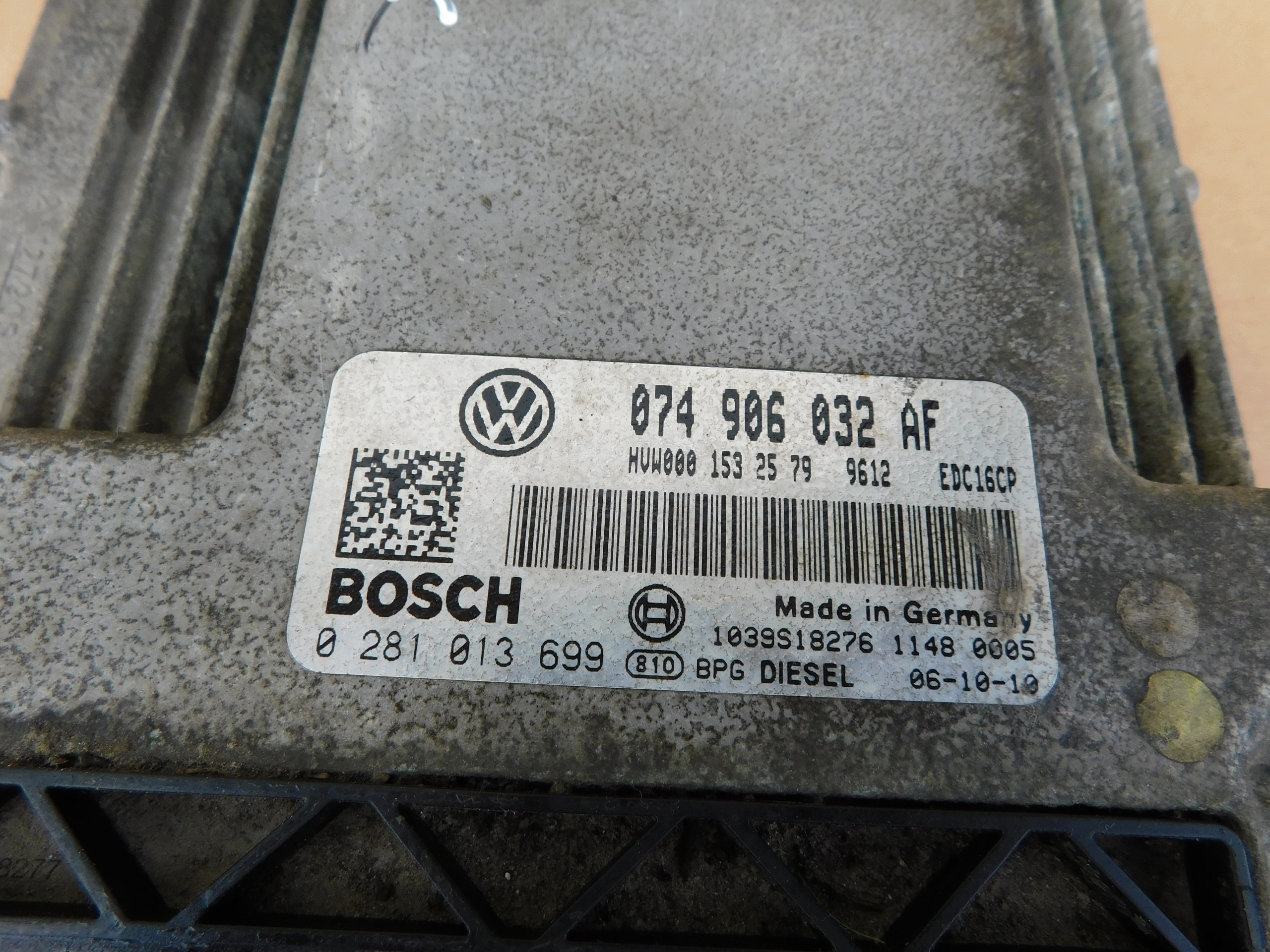 computer control unit of the engine VW Crafter 2.5 TDI 074906032AF 0281013699 real