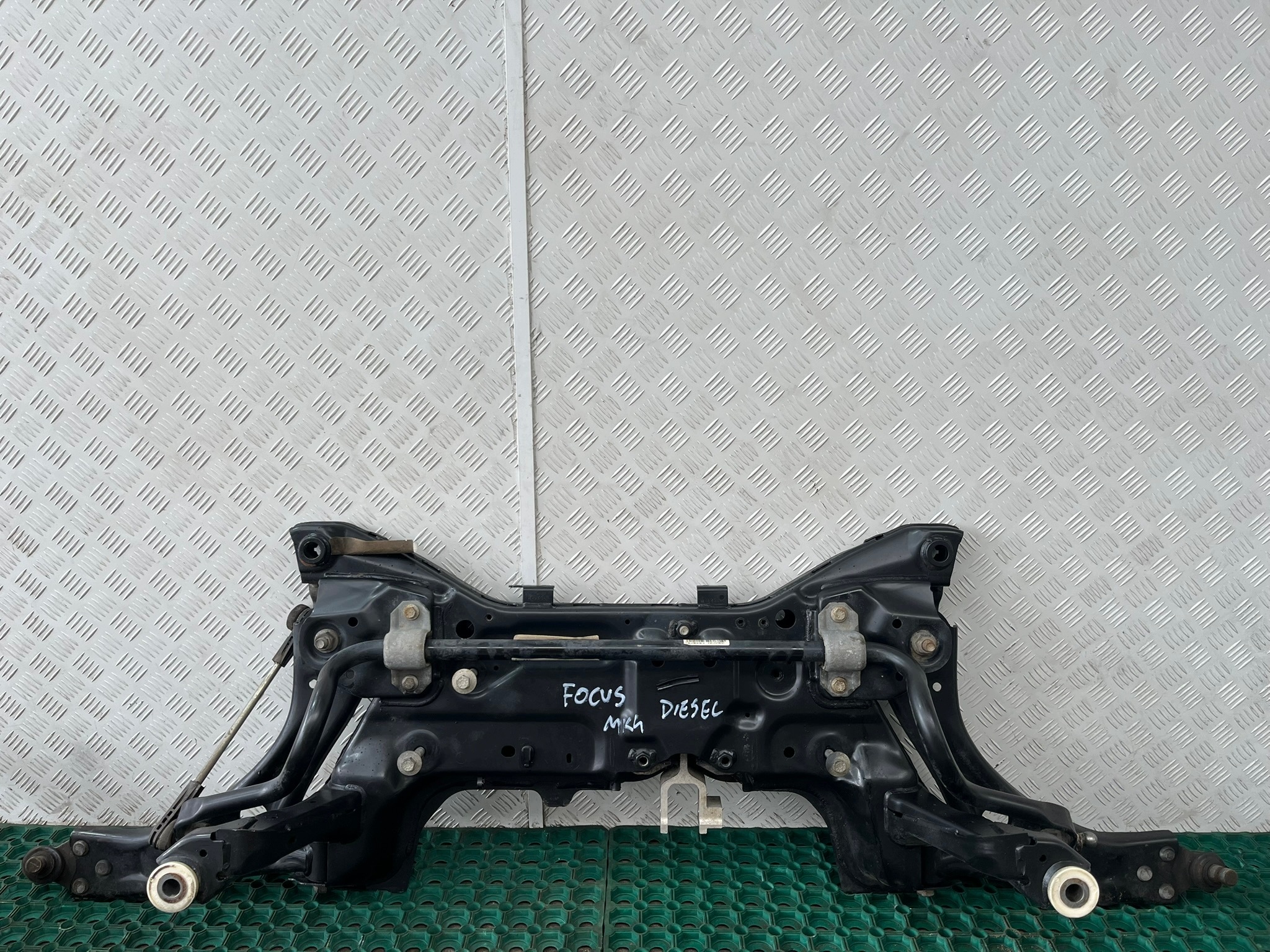 FORD FOCUS MK4 18-22 1.5 ECOBLUE subframe below engine axle beam + of the arm KOMPLET