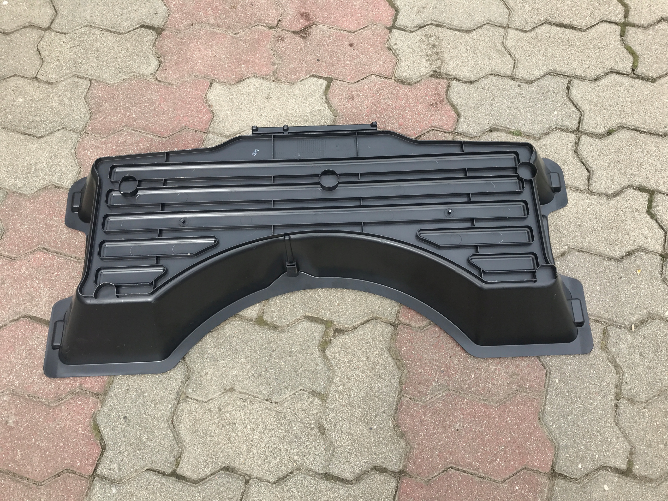 passenger compartment boot AUDI Q5 8R0864106D