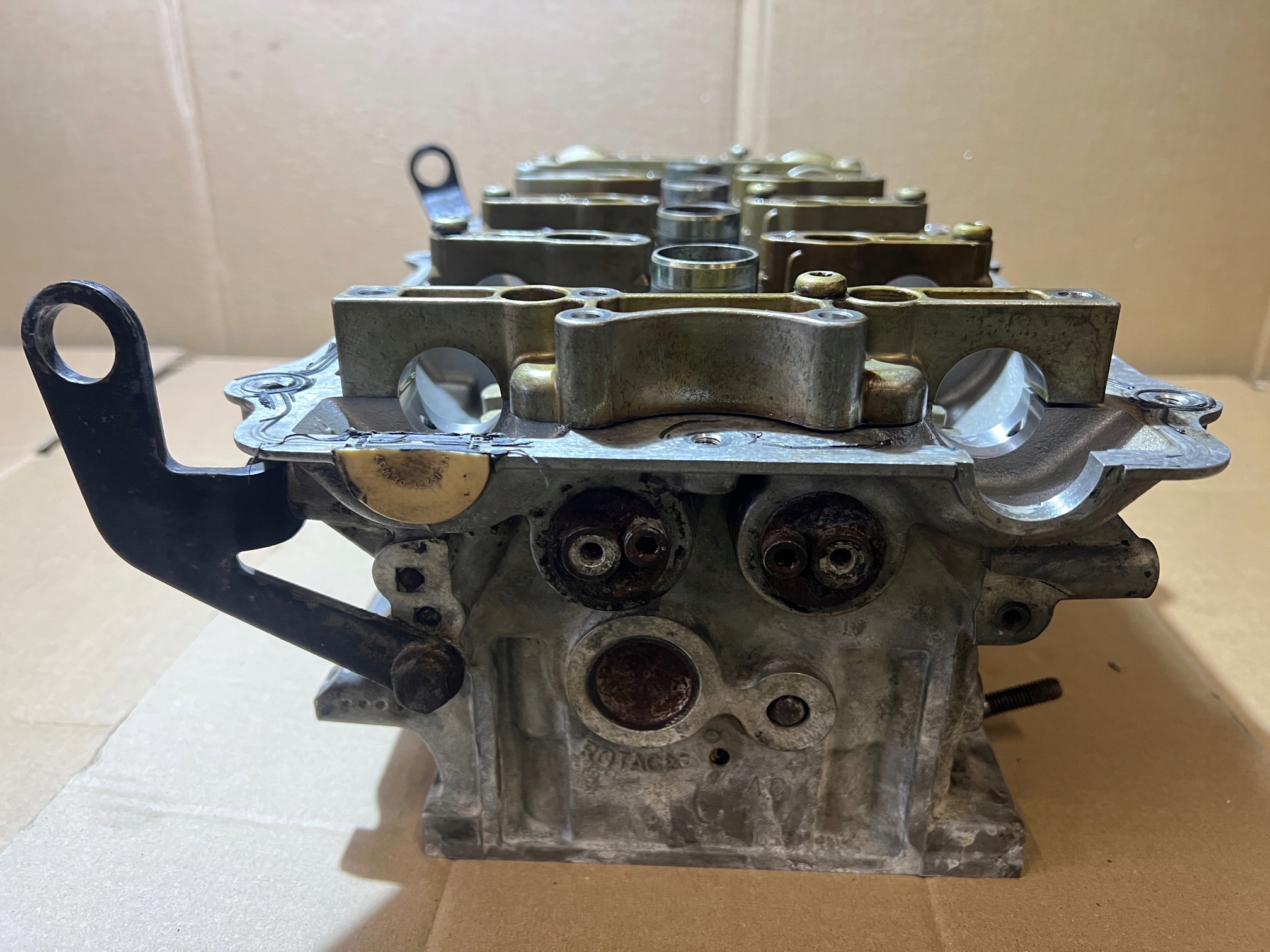 AUDI 4.2 FSI V8 BAT left head. of the engine 079103373H