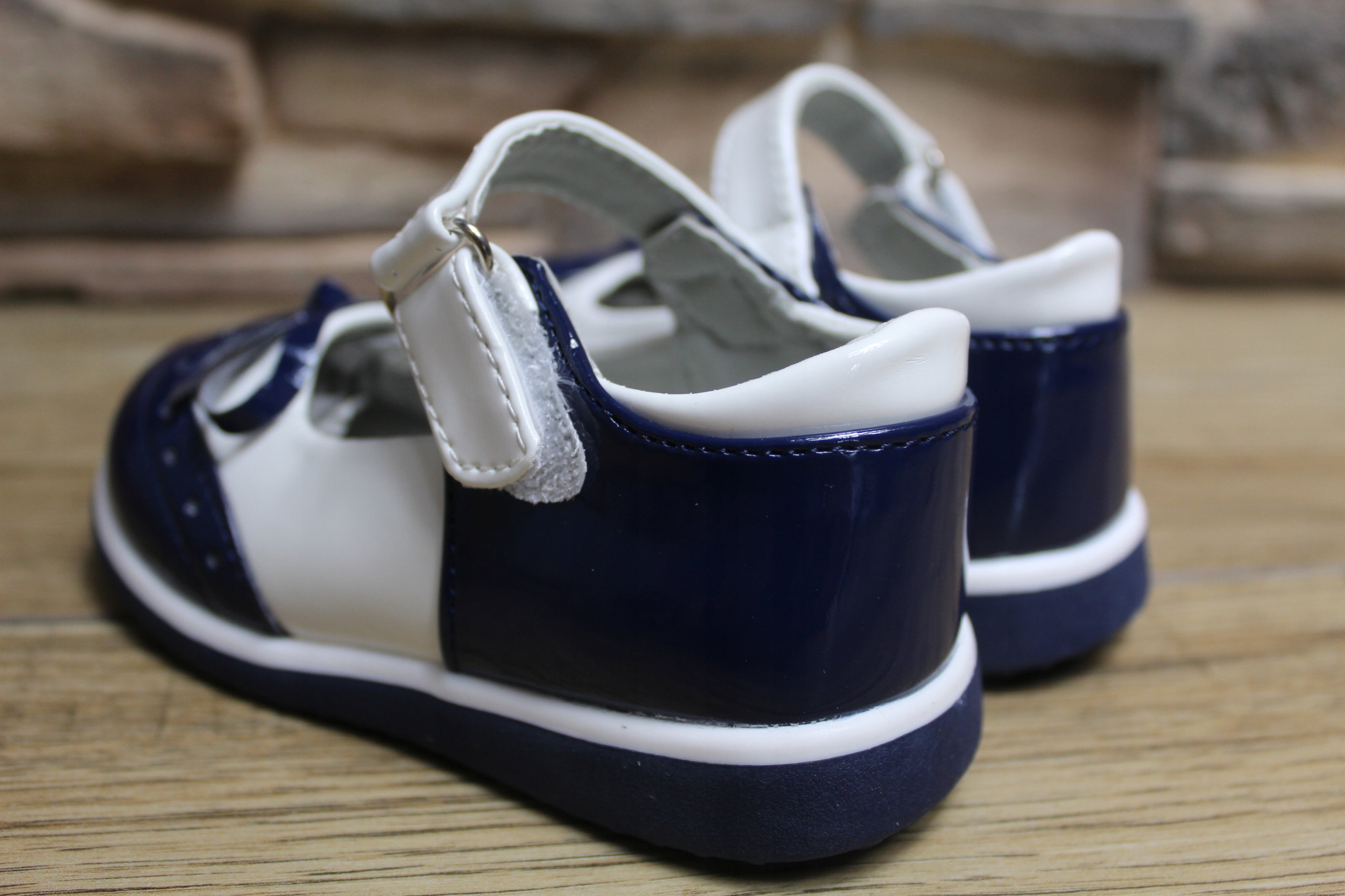 BALERINKI, PANTOFELKI ROZ. 22 Rodzaj zapięcia Rzepy