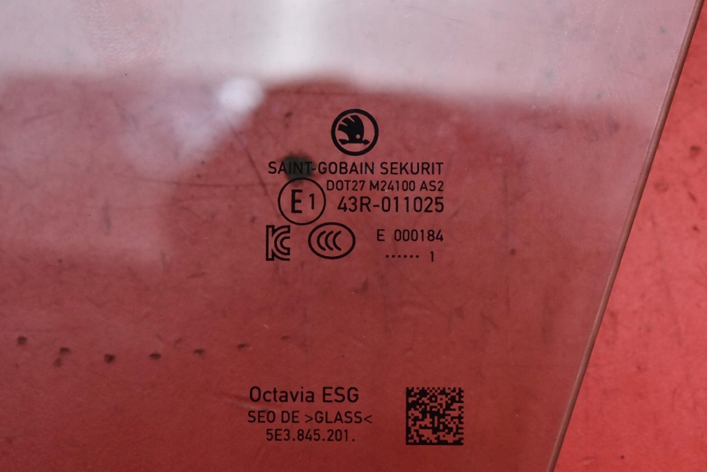 window side left front front SKODA OCTAVIA 4 IV KOMBI 19-24