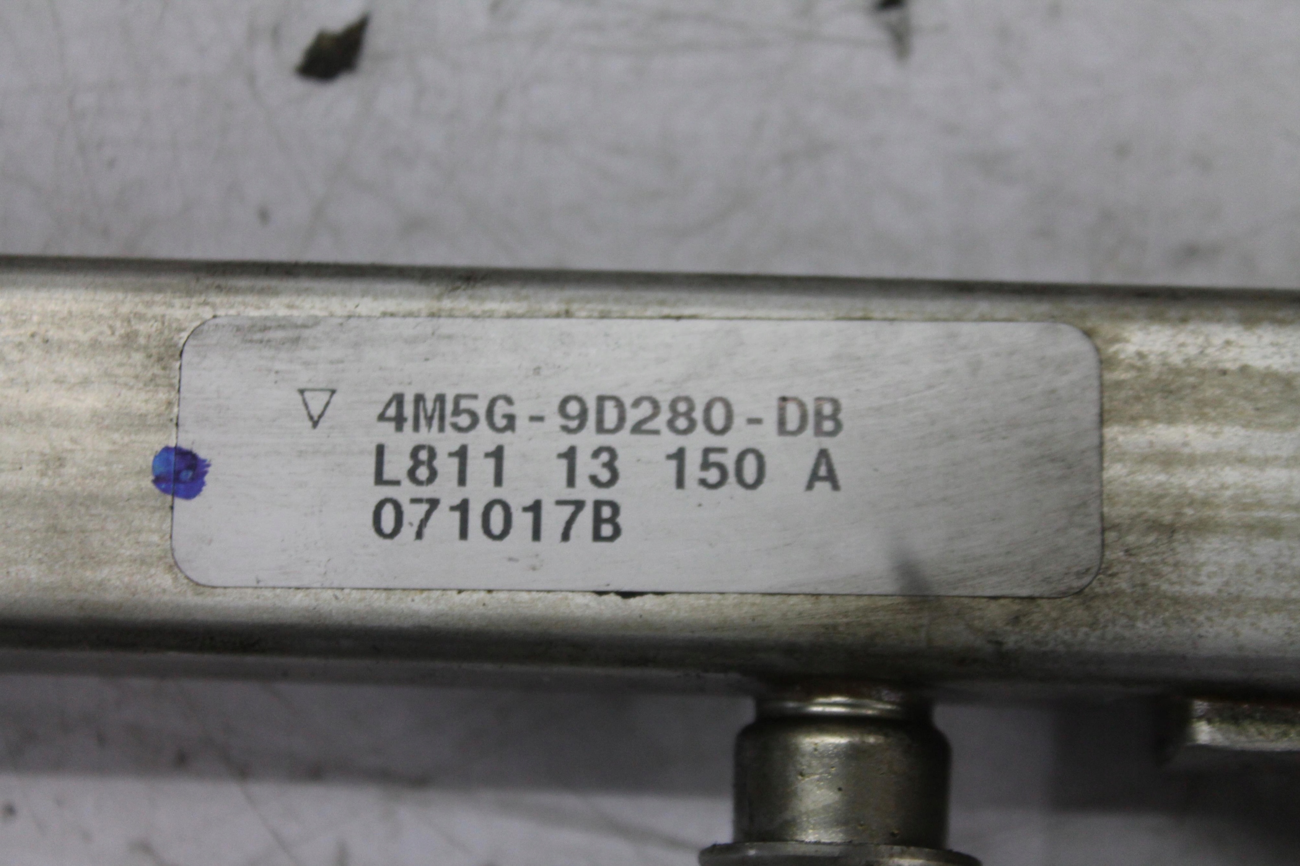 RAMPE INJECTION 4M5G-9D280-BD V50 1.8 16V 04-12