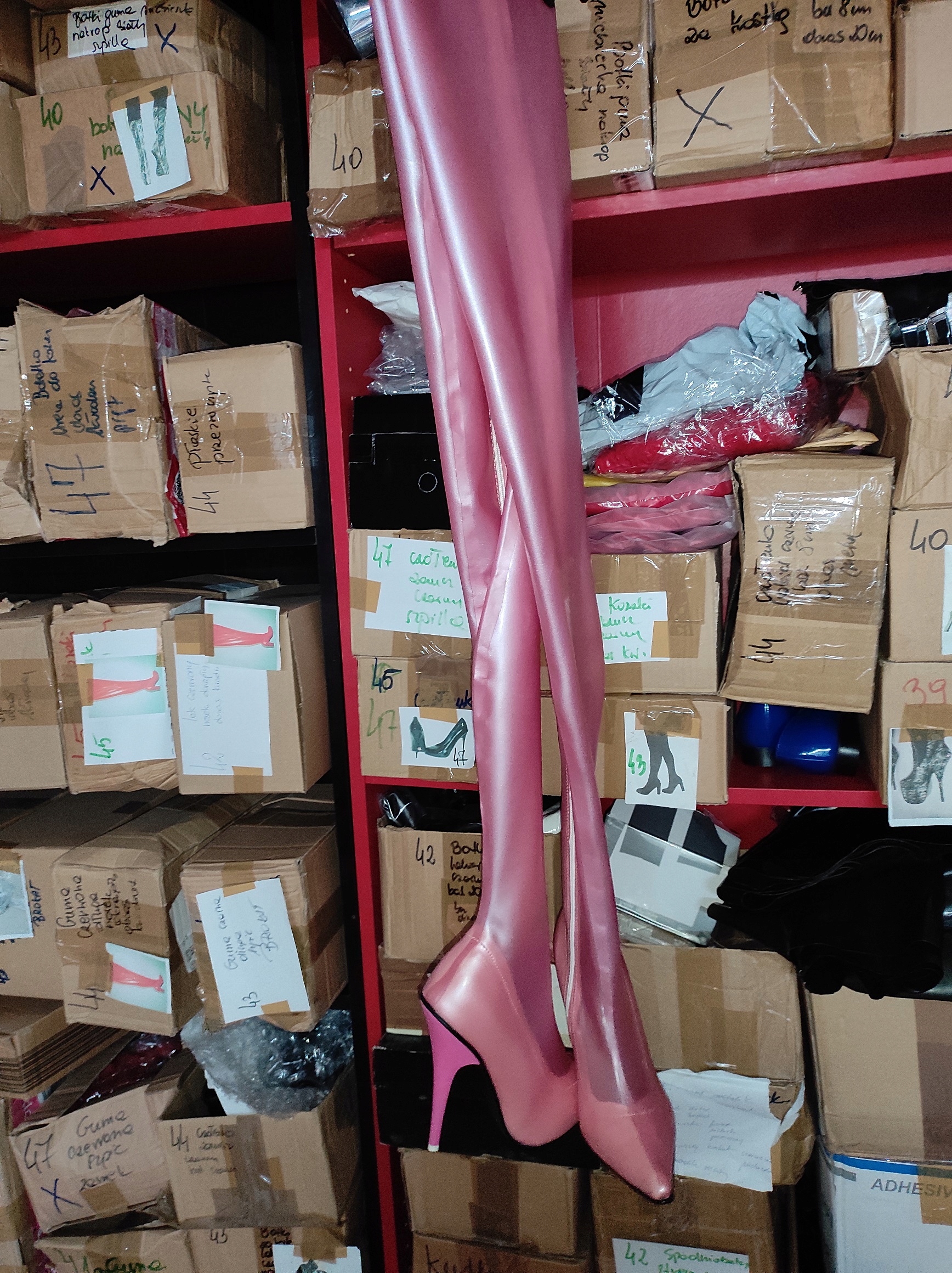 Kozačky latexová guma silná 0,8 mm barva růžová metalíza unisex podpatek 13 cm 46