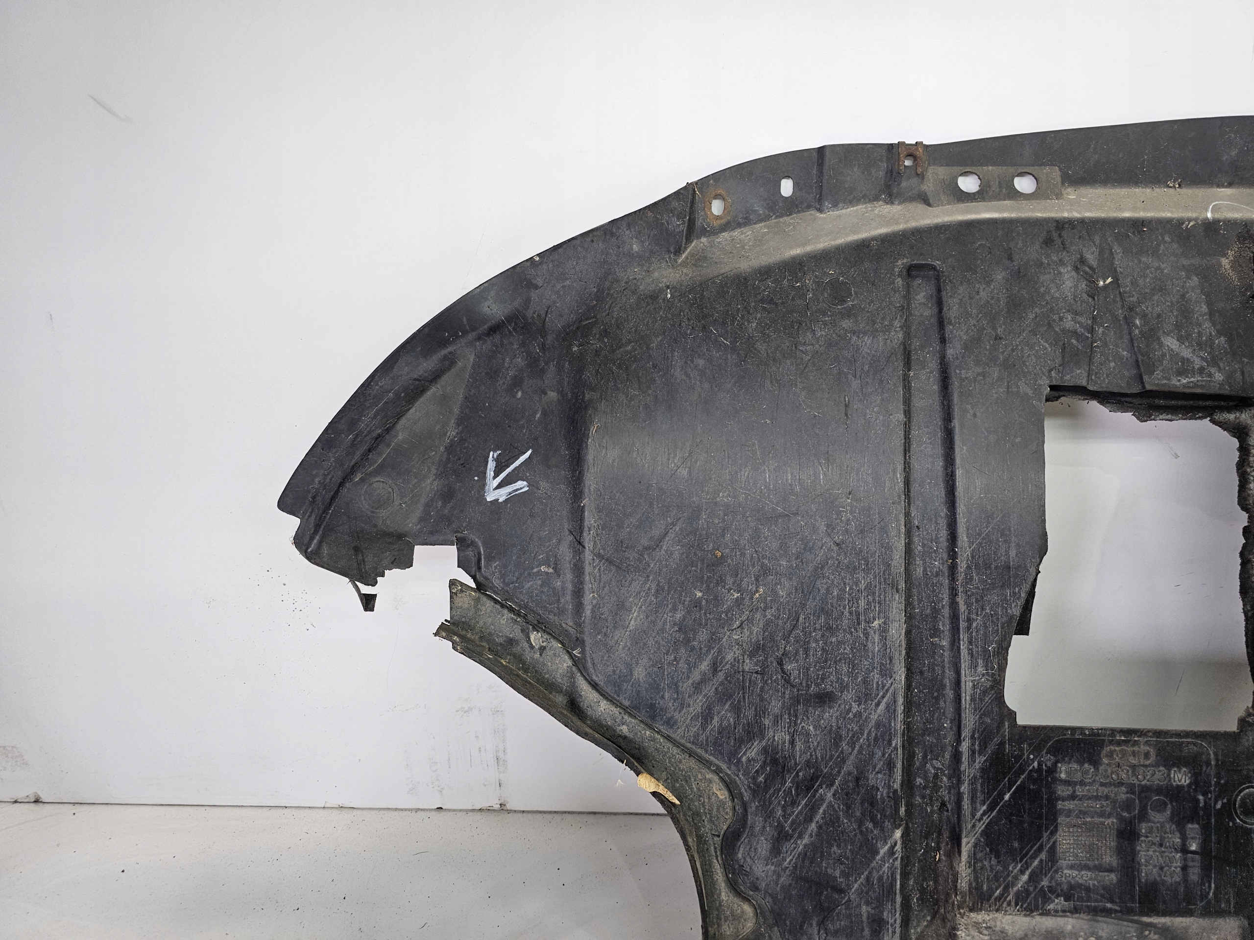 cover below engine cover AUDI A4 B7 8E0863823M