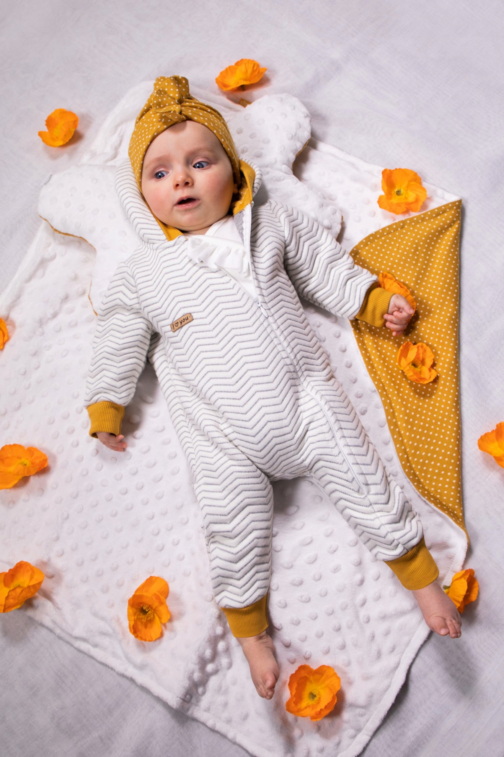 KOMBINEZON PIKOWANY mleczny 56 pajac na spacer Płeć dziewczynki