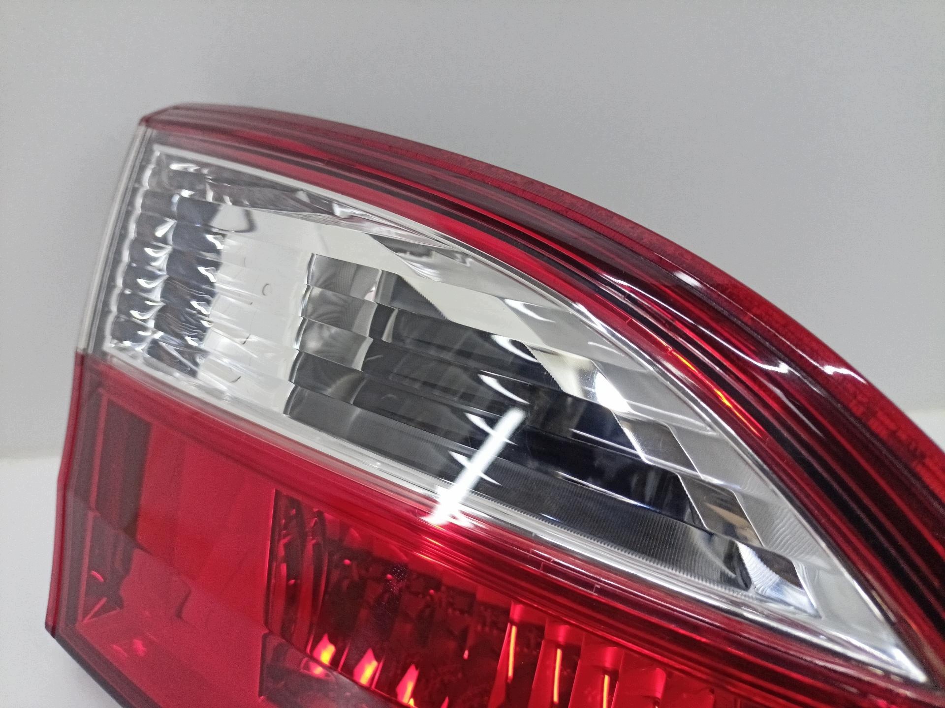 light rear to the bonnet left side Mazda 5 2 CW 2012 STANLEYP9378L