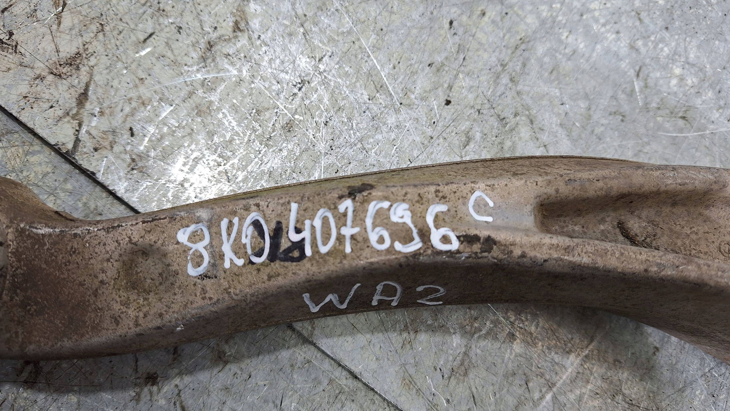 arm right front 8K0407696C AUDI A4 B8 A5 8T