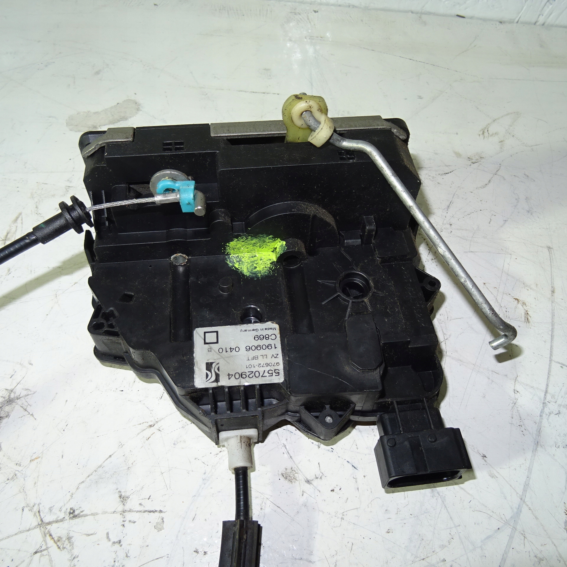 FIAT GRANDE PUNTO lock door right front 55702904