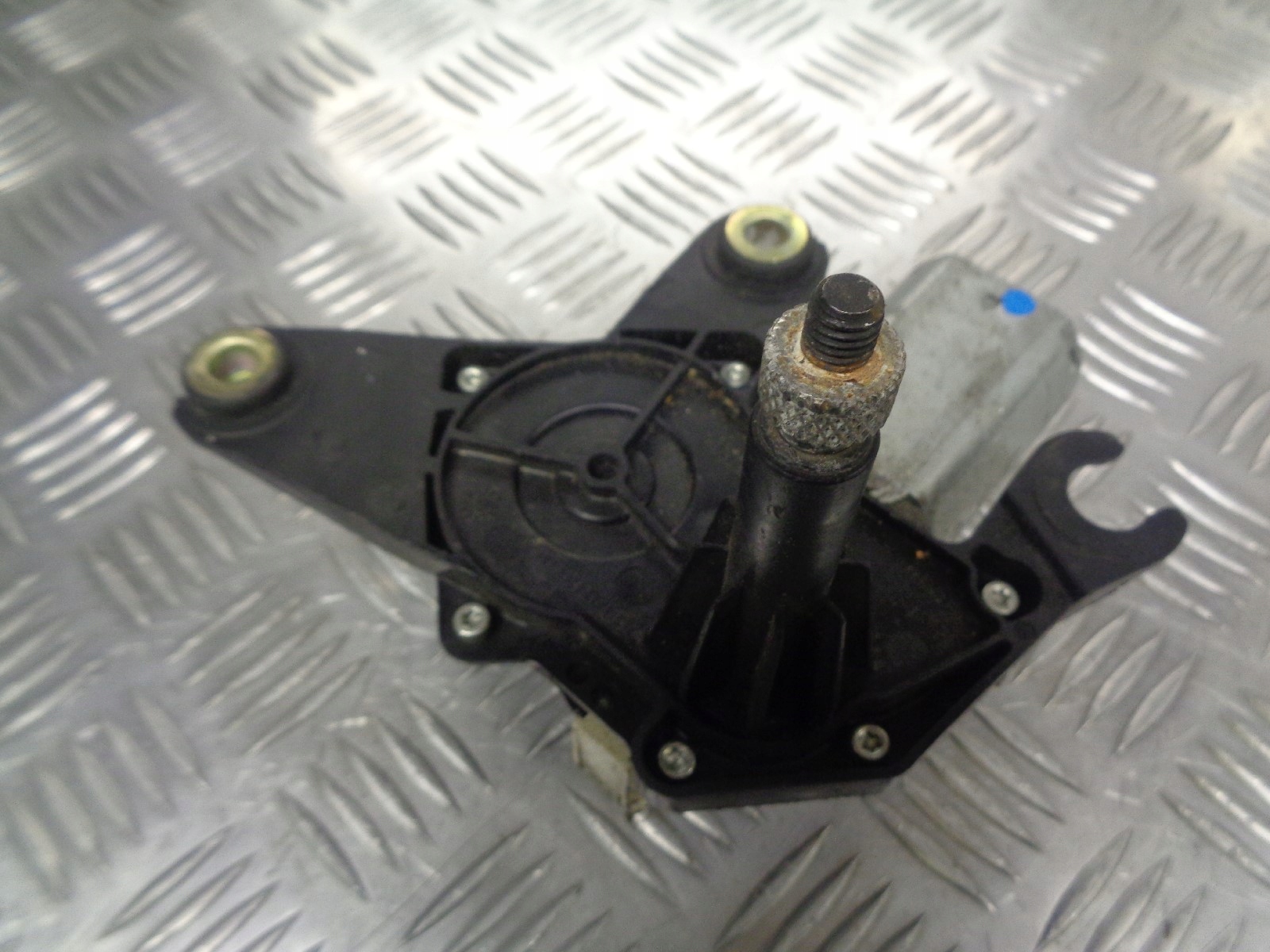 SILNICZEK WYCIERACZKI TYLNEJ CLIO III 8200017385