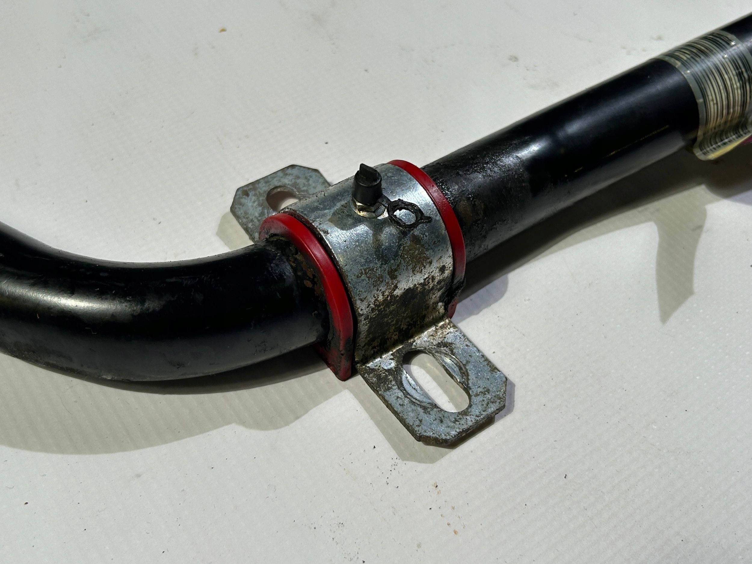stabilizer rod front front Ford Mustang GT 2011