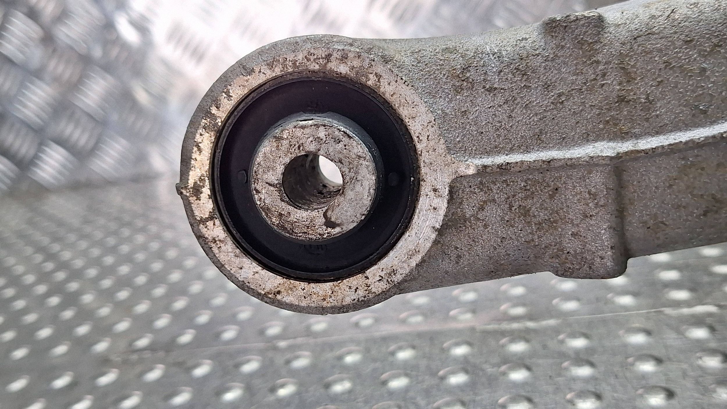 Querlenker links heck 8E0505311S AUDI A4 B6 B7
