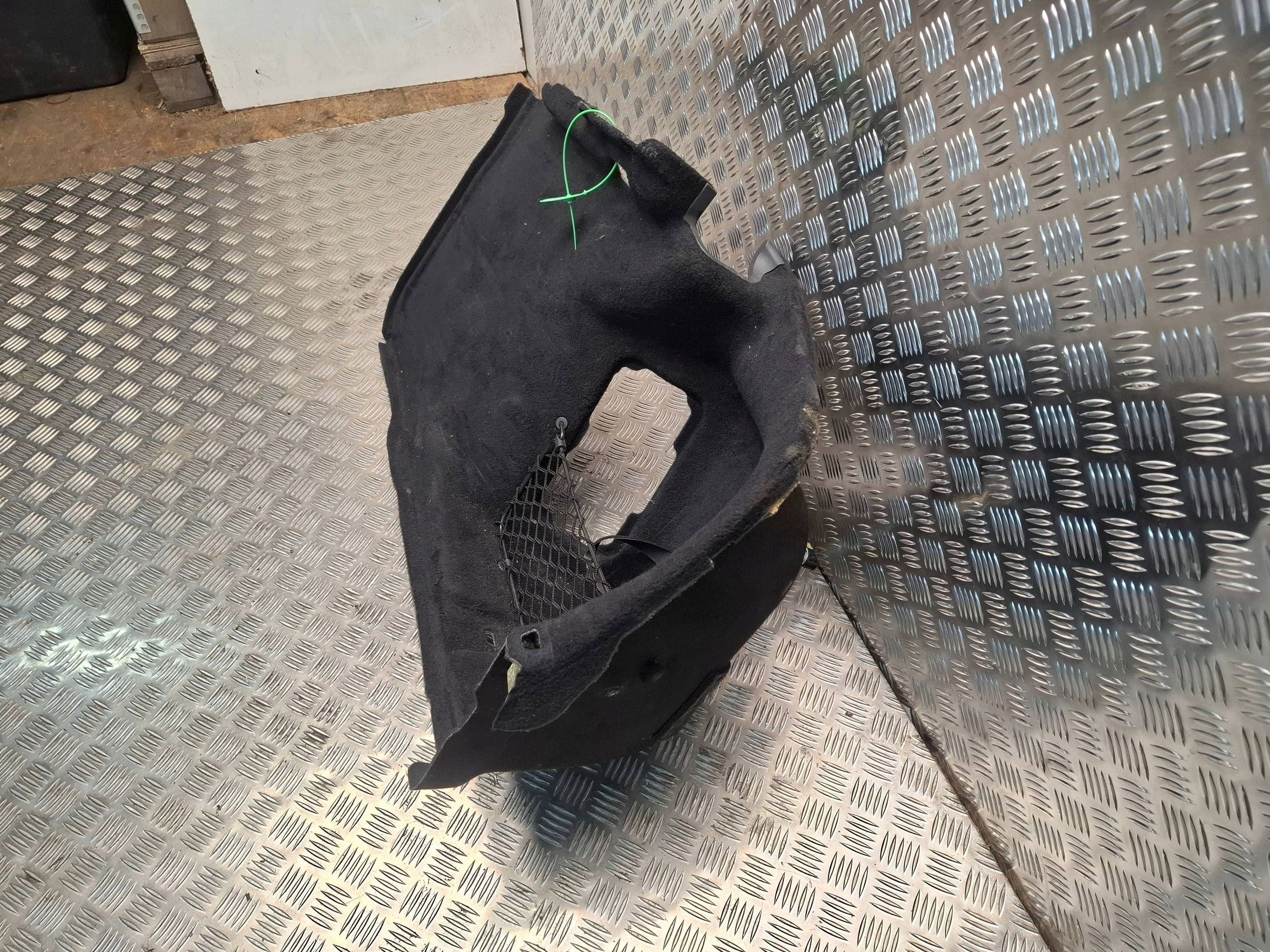 side upholstery boot right rear part A2226900841 MERCEDES W222 LONG