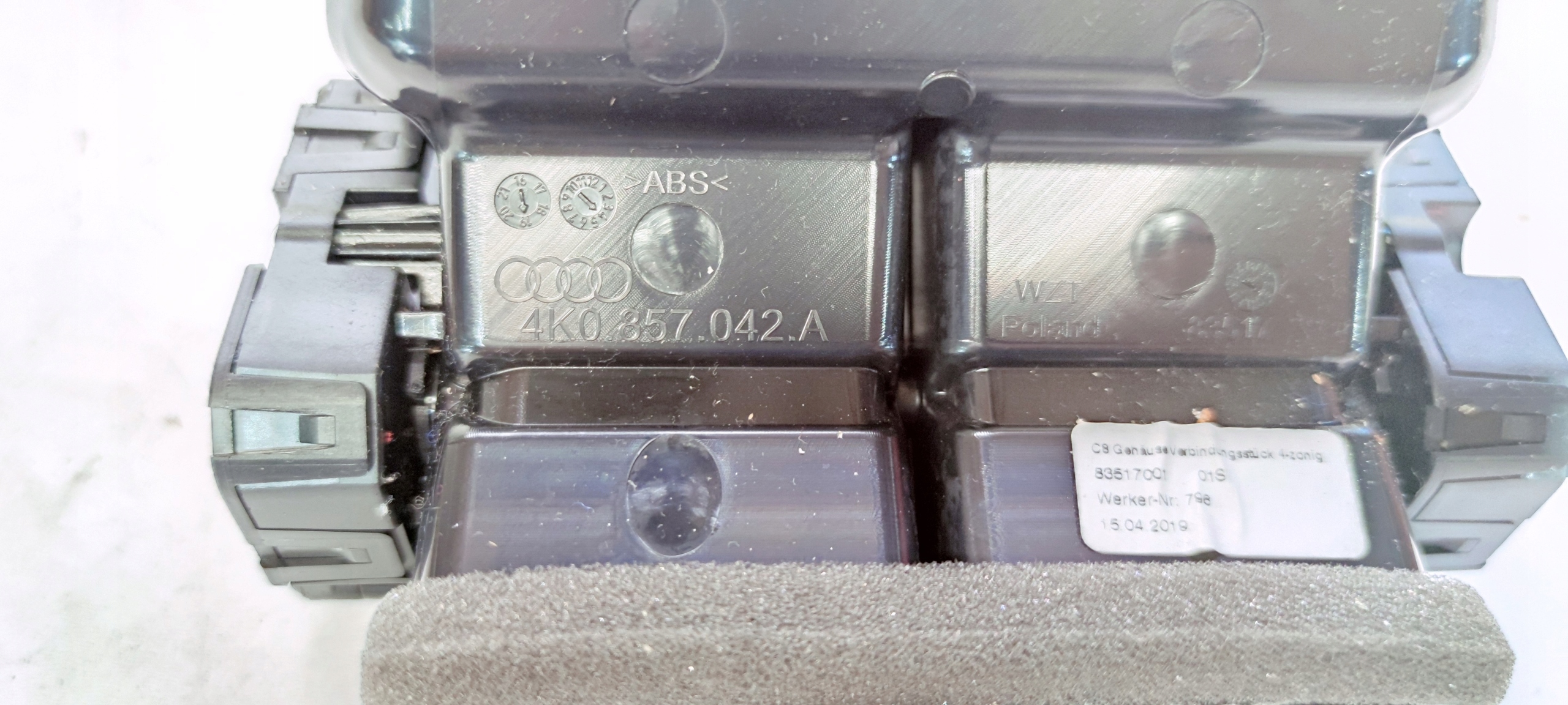 WOLT KANAL luft heck AUDI A6 C8 4K0857042A