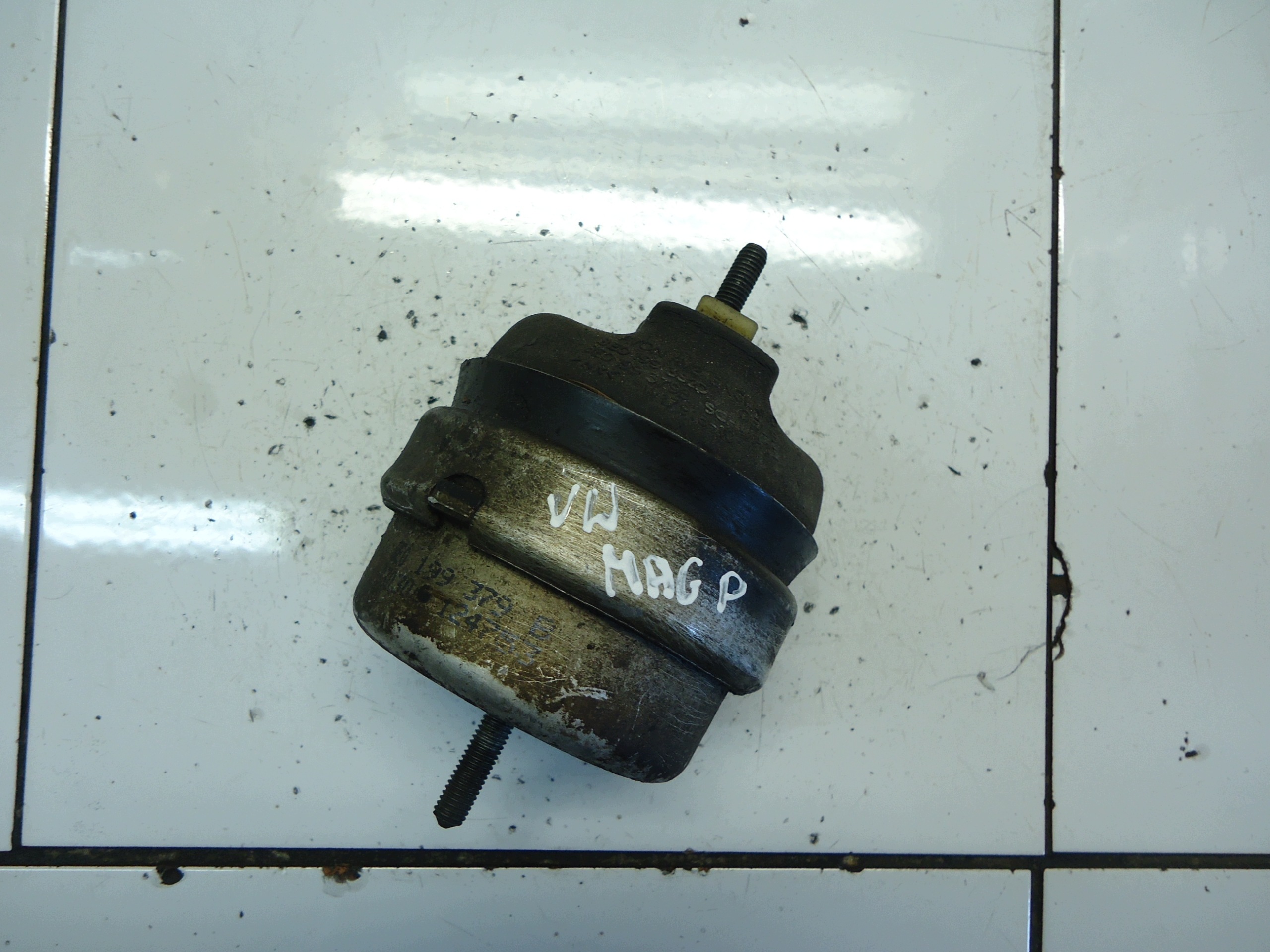 AUDI A4 B6 engine mount 8E0199379B