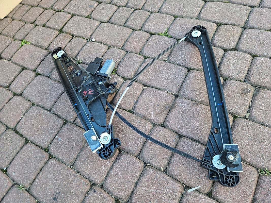 window regulator mechanism front front right OPEL GRANDLAND X 9830320780
