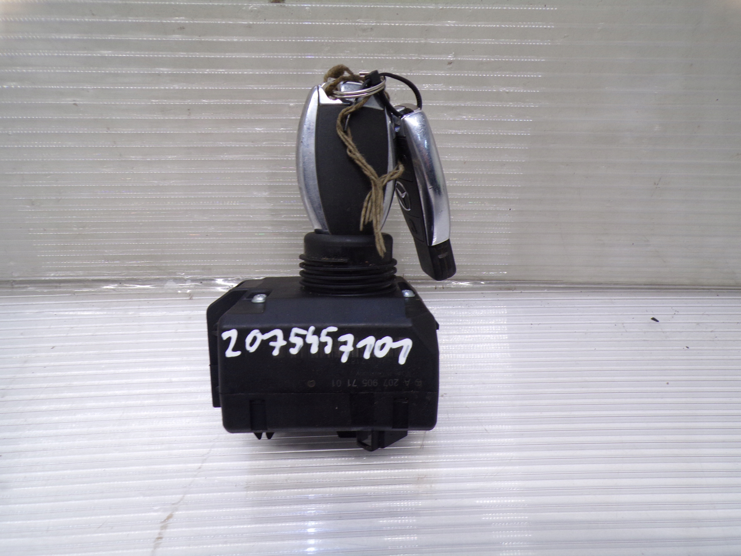 2079057101 - Ключ запалювання + MERCEDES W204 LIFT W207
