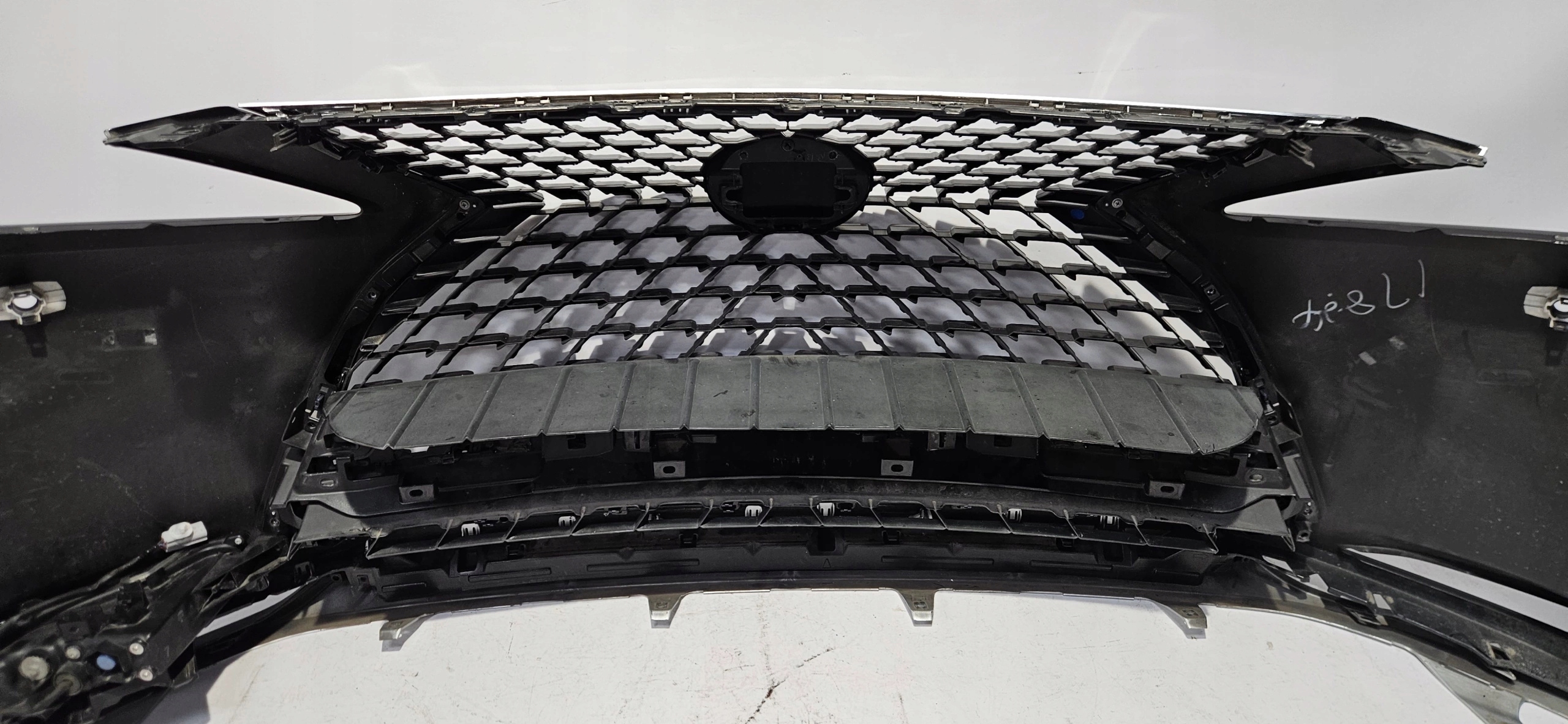 front bumper grille LEXUS RX IV LIFT 19- PDC washers original 52119-4859