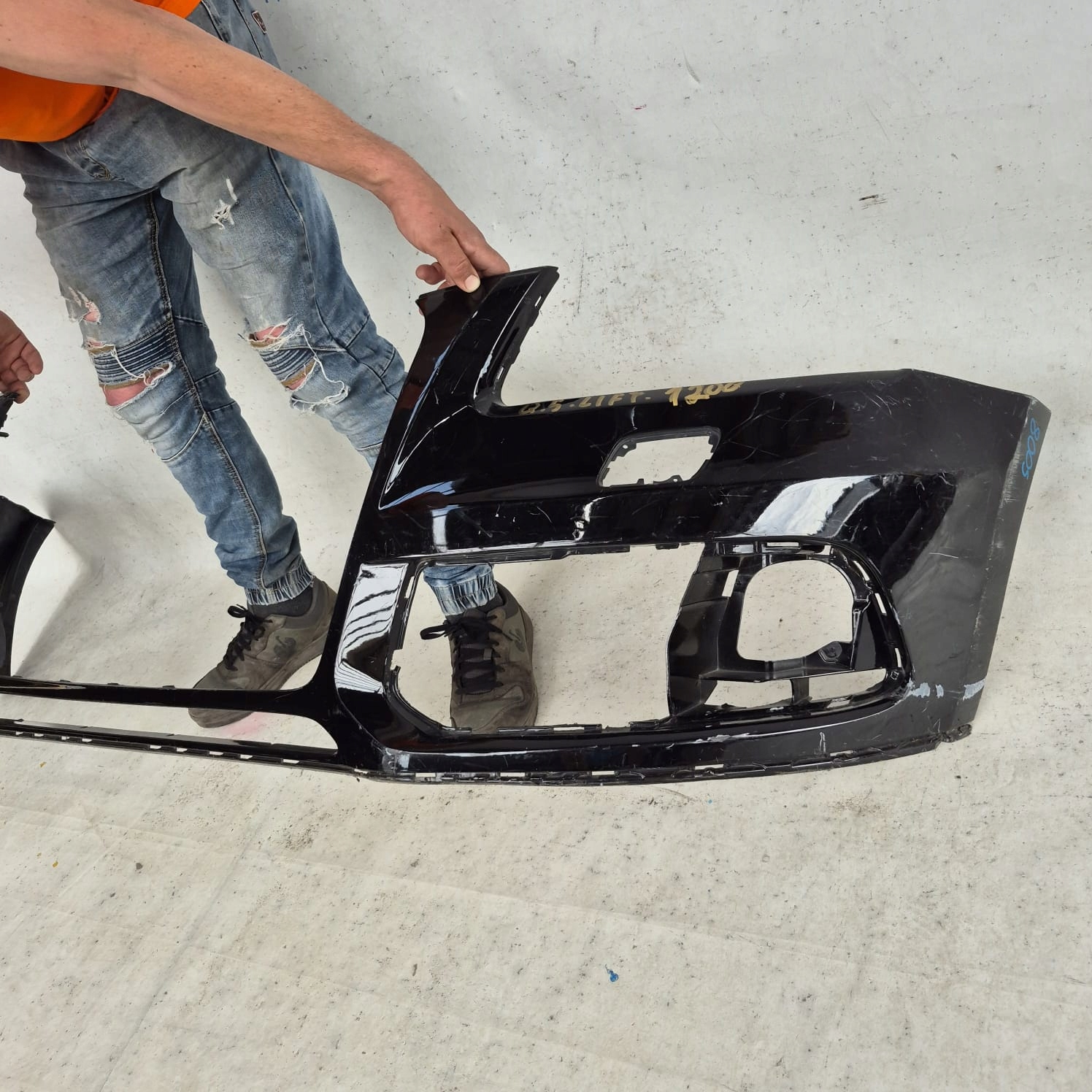 AUDI Q5 and 1 8R LIFT 12-16 bumper front front washer