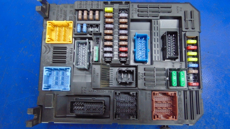 module compartment BSI of fuses OPEL VIVARO C JUMPY EXPERT III PROACE
