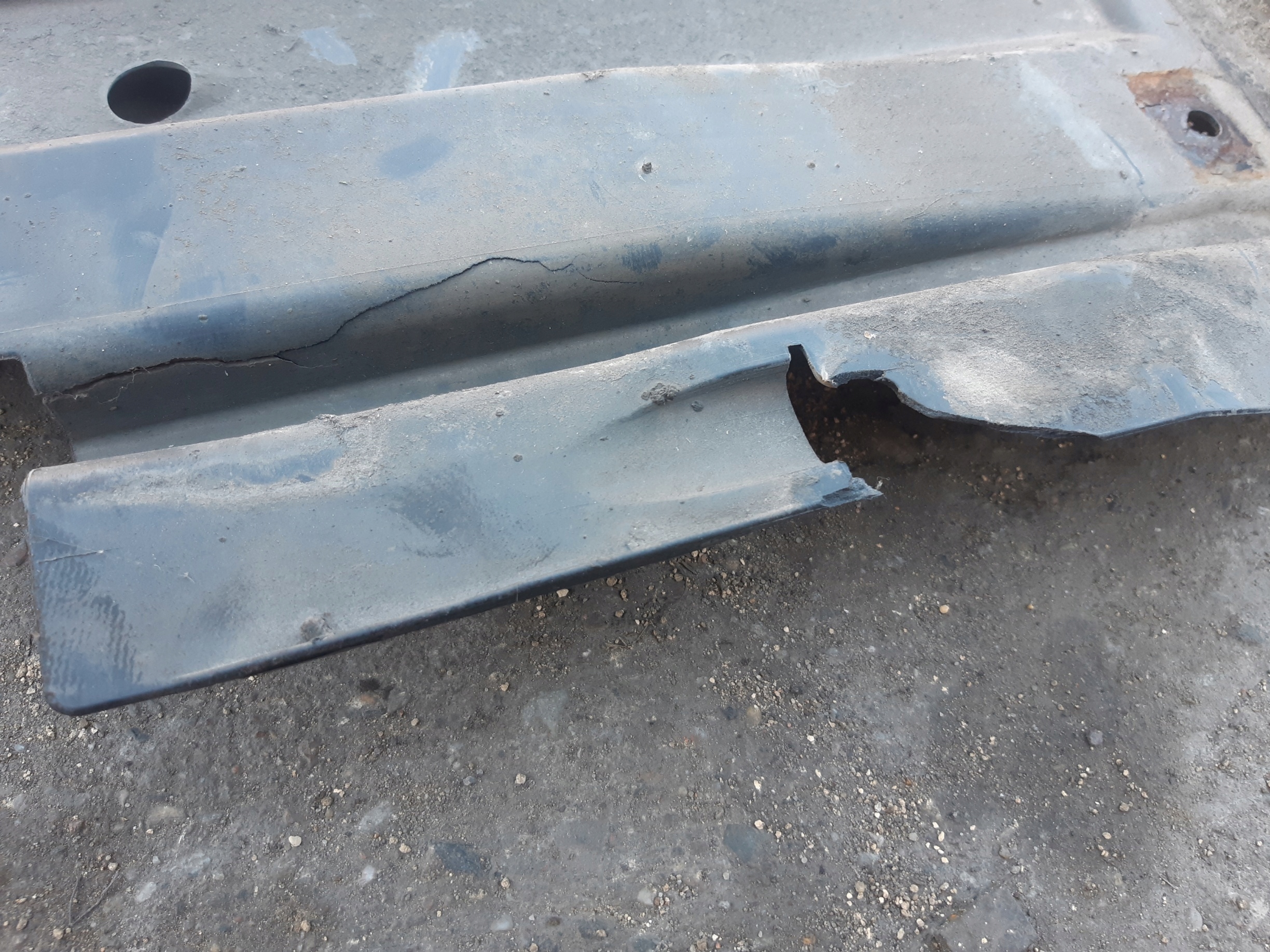 AUDI A4 B8 cover chassis cover left 8K0825215H