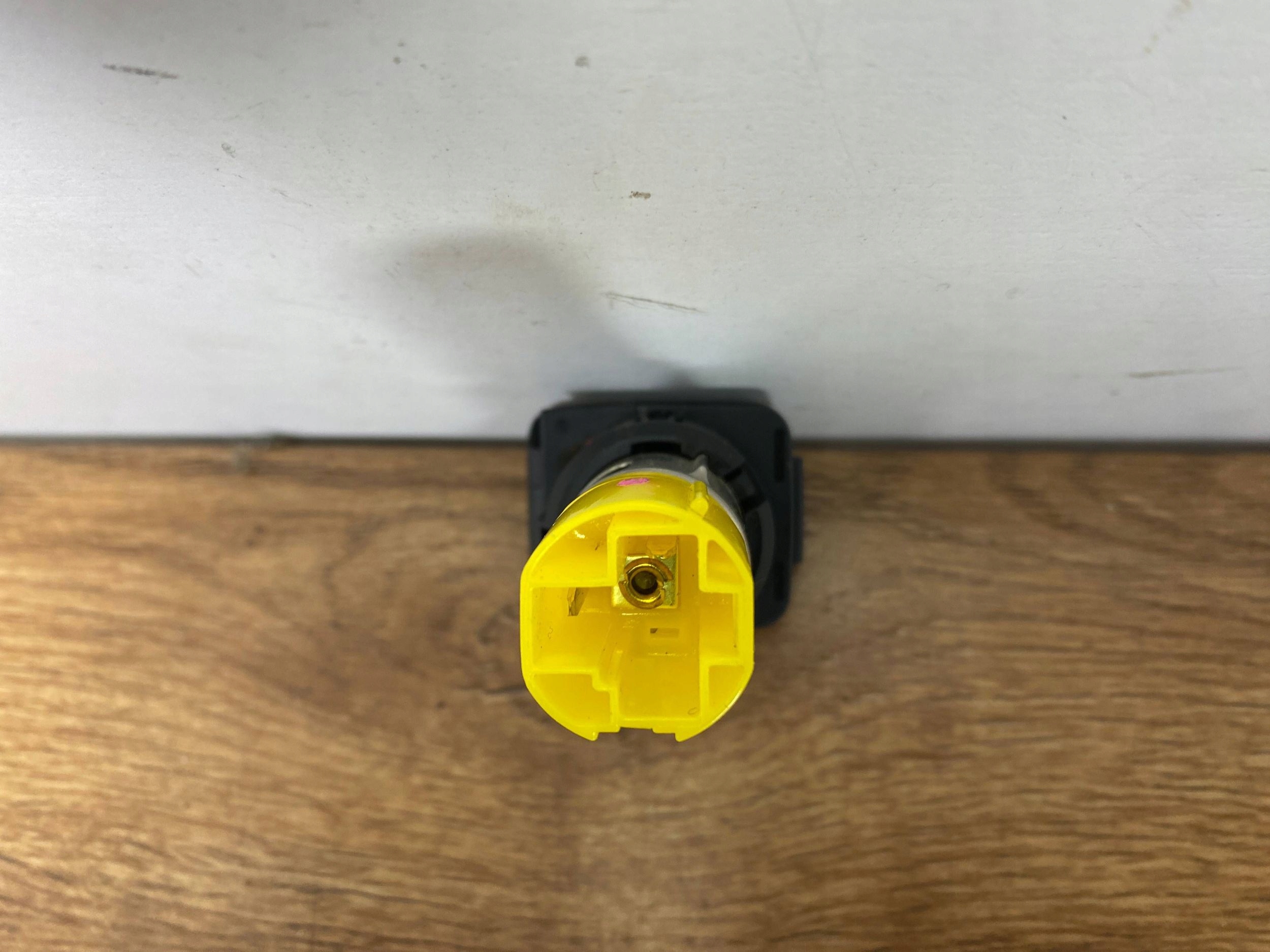 adapter zapalniczki Ford Escape IV Kuga MK3 2020+