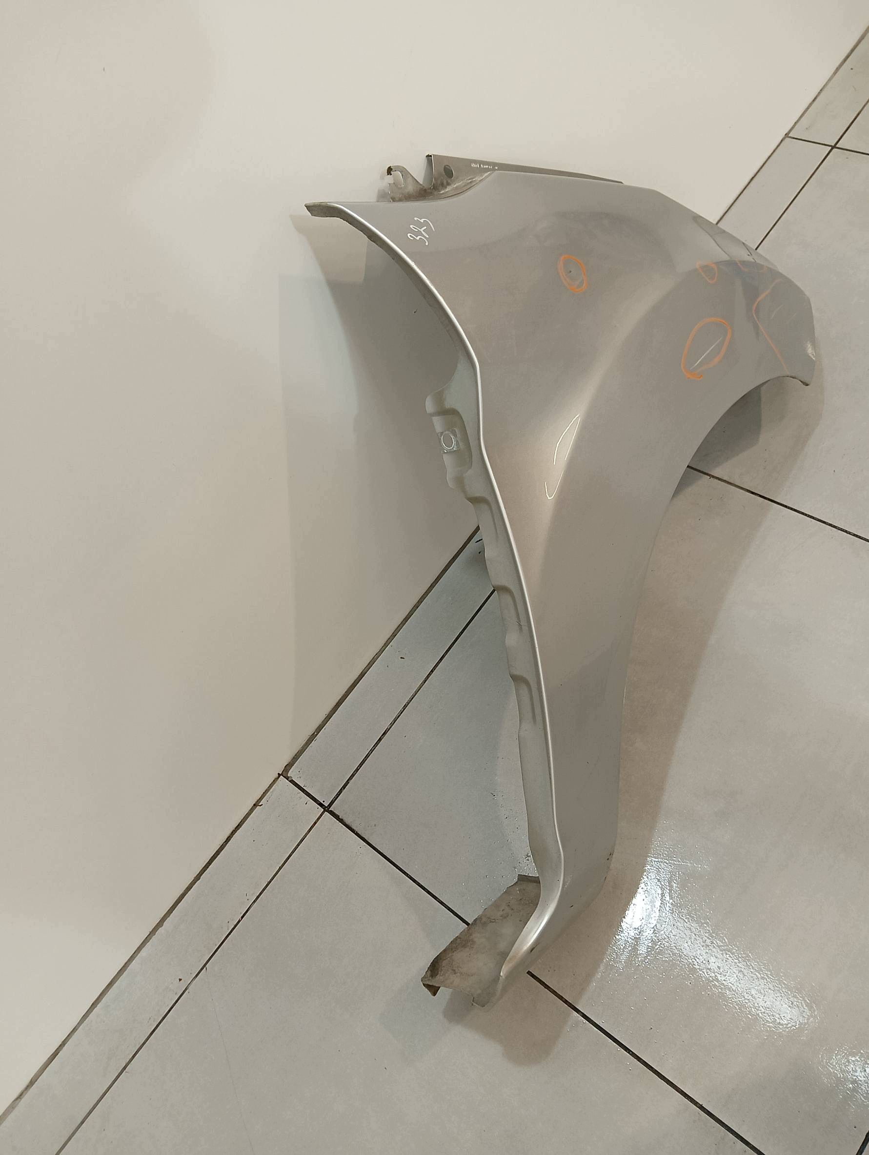 fender right front 69 Ford Fiesta Mk7 (2008-2016)
