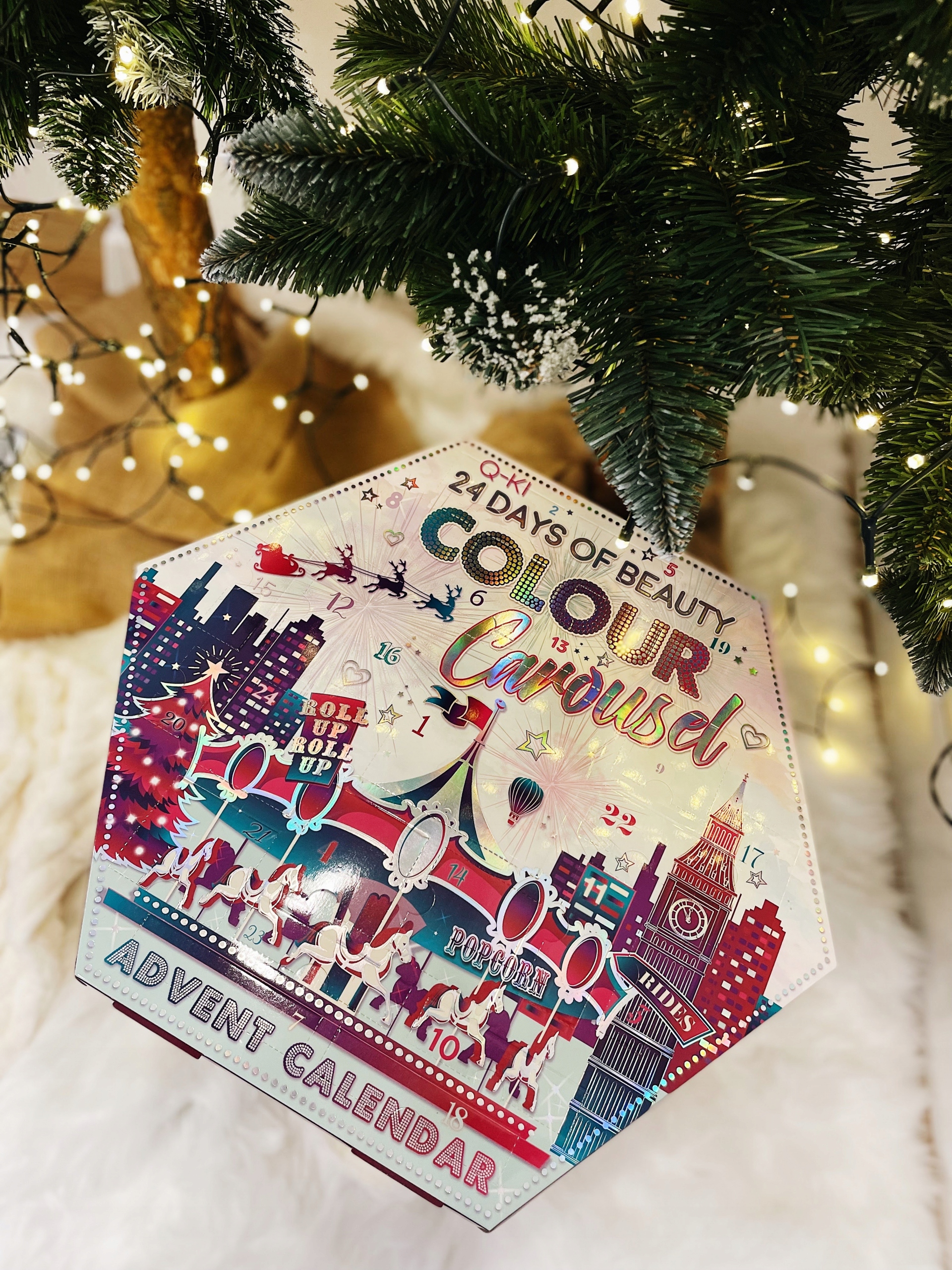 Адвент-календарь Q-ki Colour Carousel, 24 окошка: палетки теней, румяна, тушь, лаки для ногтей — фото 3