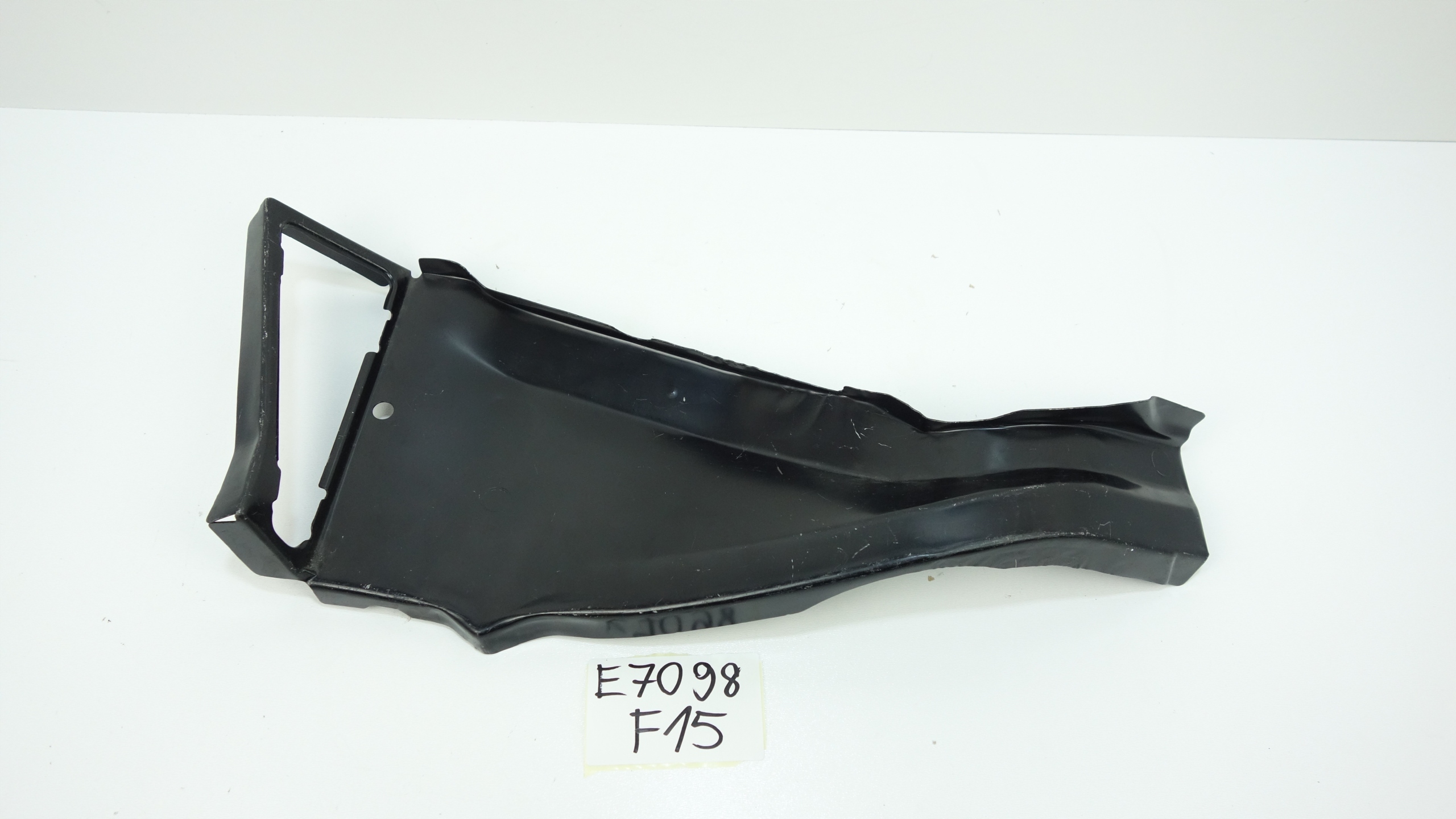 PEUGEOT 106 1991- Console Support plaque Aile Arrière 8530.42