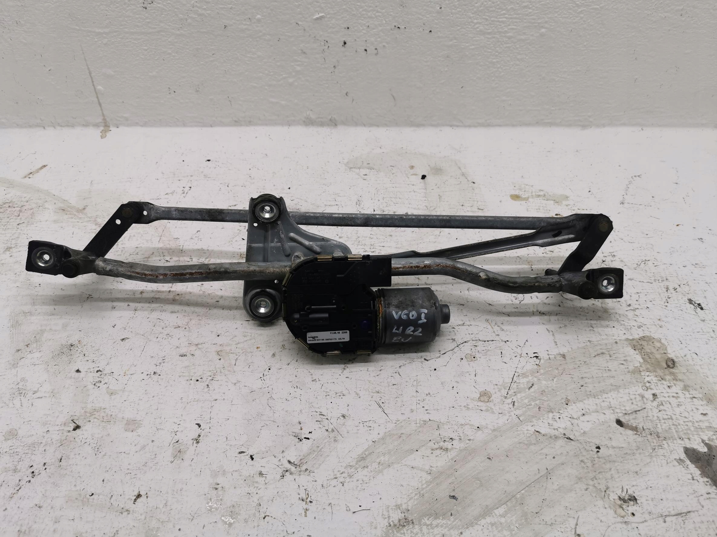 wiper mechanism front VOLVO V60 and 3397021173