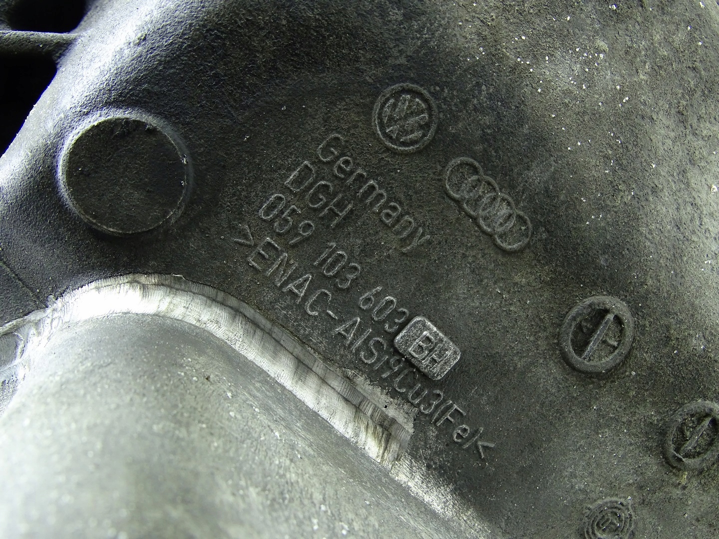 oil sump upper AUDI A4 B8 A5 8T 2.7 TDI 059103603BH