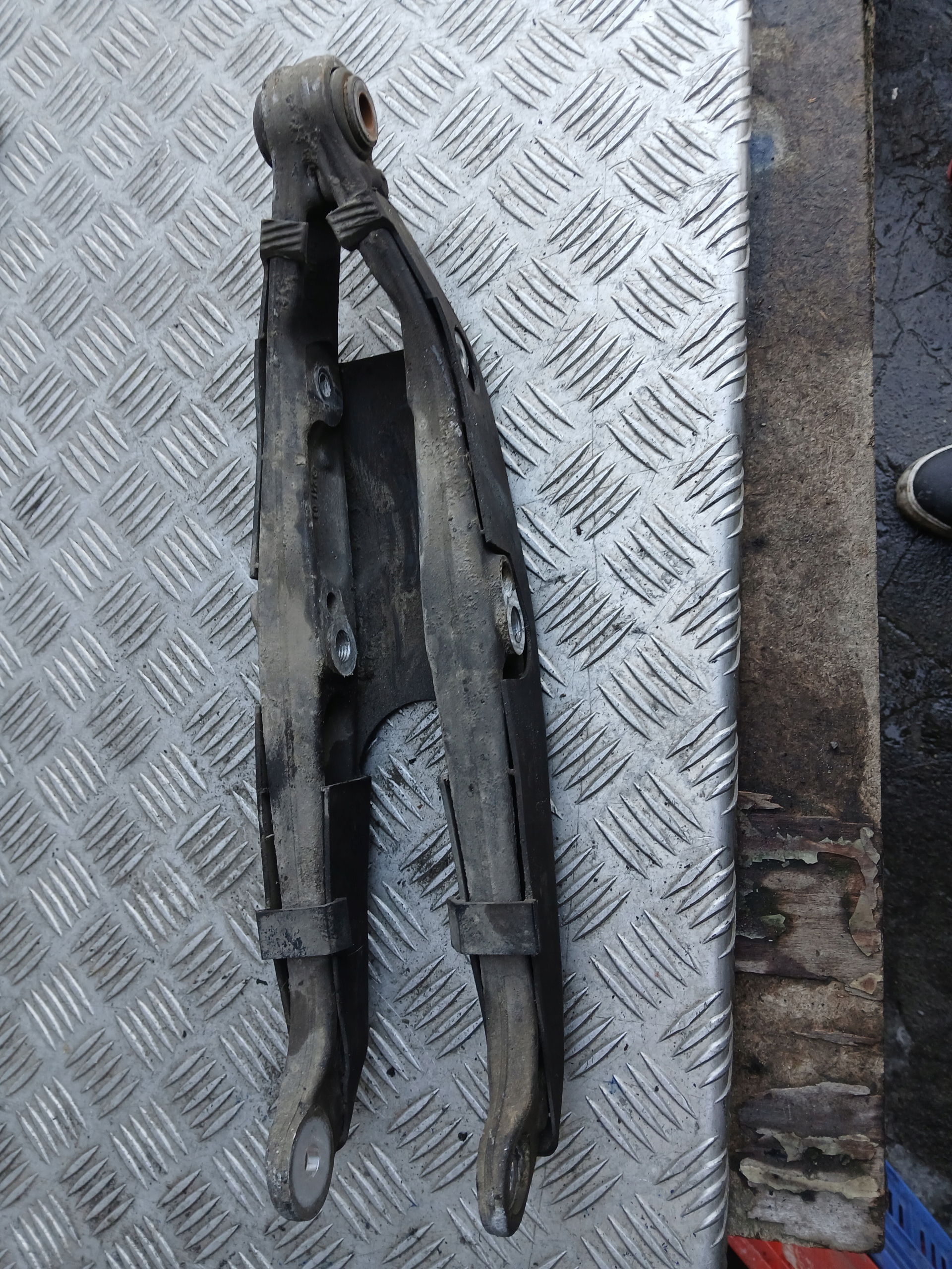 MERCEDES W211 AIRMATIC Querlenker links rechts heck