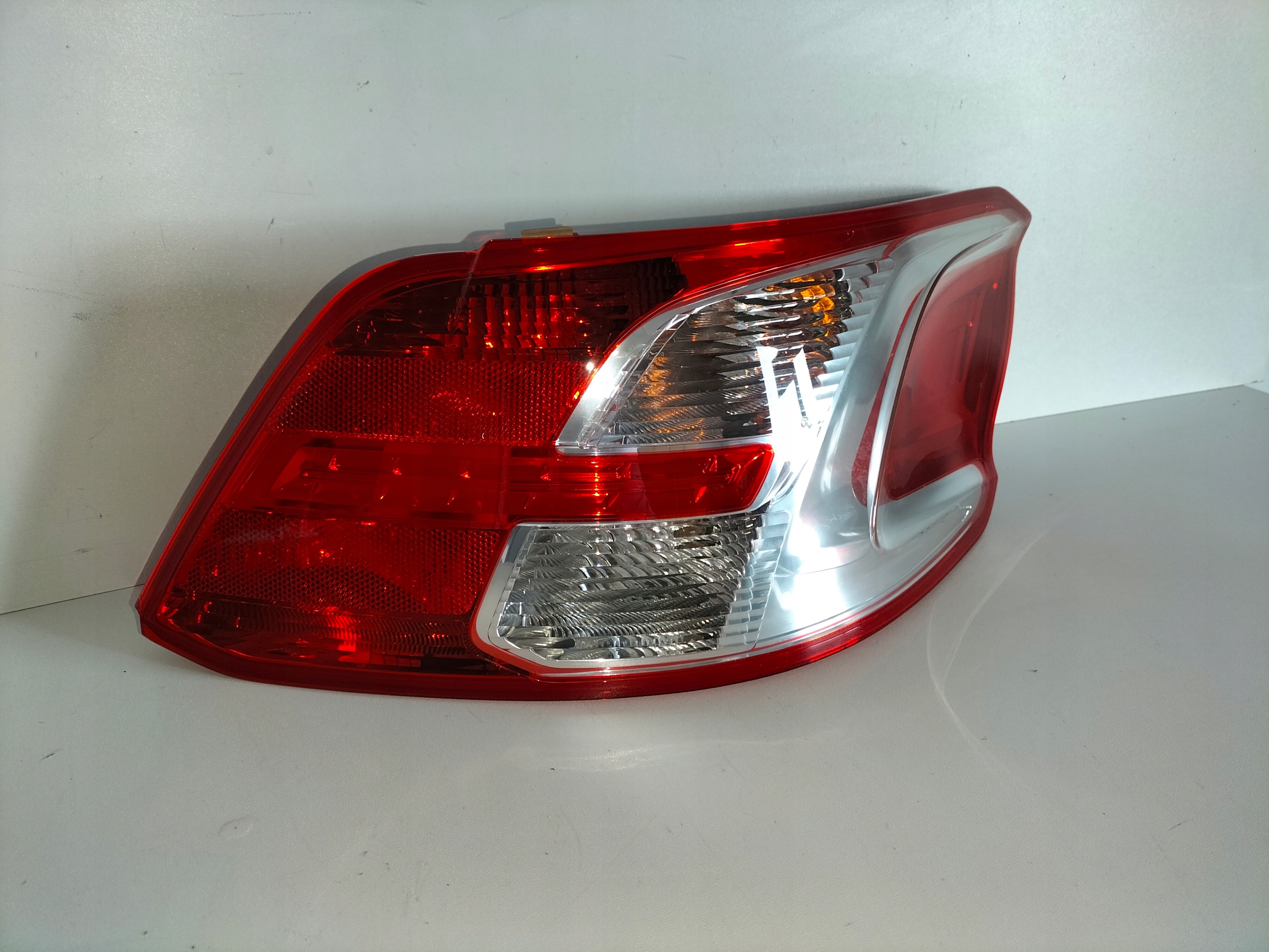 light rear rear part right PEUGEOT 301 13-17